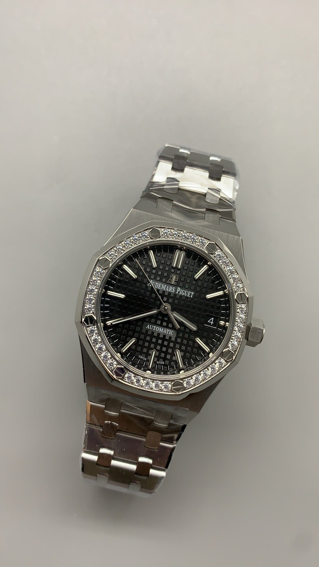 Audemars Piguet Royal Oak 15450ST | 37MM | ตัวเรือนสแตนเลสสตีล | หน้าปัดสีคลาสสิก | กลไกอัตโนมัติ Cal.3120