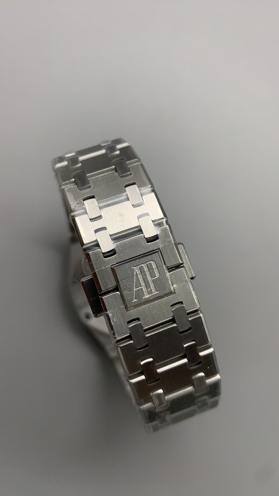 Audemars Piguet Royal Oak 67651ST | 33MM | ตัวเรือนสแตนเลสสตีล | หน้าปัดสีขาว | ขอบประดับเพชร | ระบบควอทซ์ (Quartz)