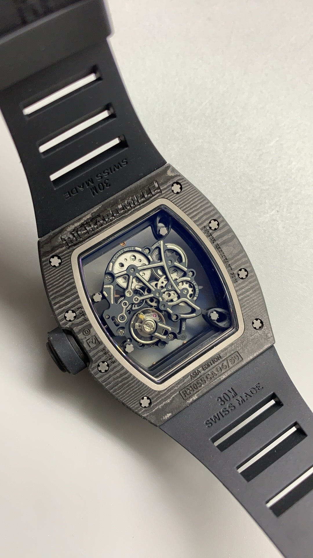 Richard Mille RM055 | 42MM | ตัวเรือนคาร์บอนไฟเบอร์ NTPT + โครงไทเทเนียม | หน้าปัดสเกเลตัน | กลไกไขลานมือ RMUL2