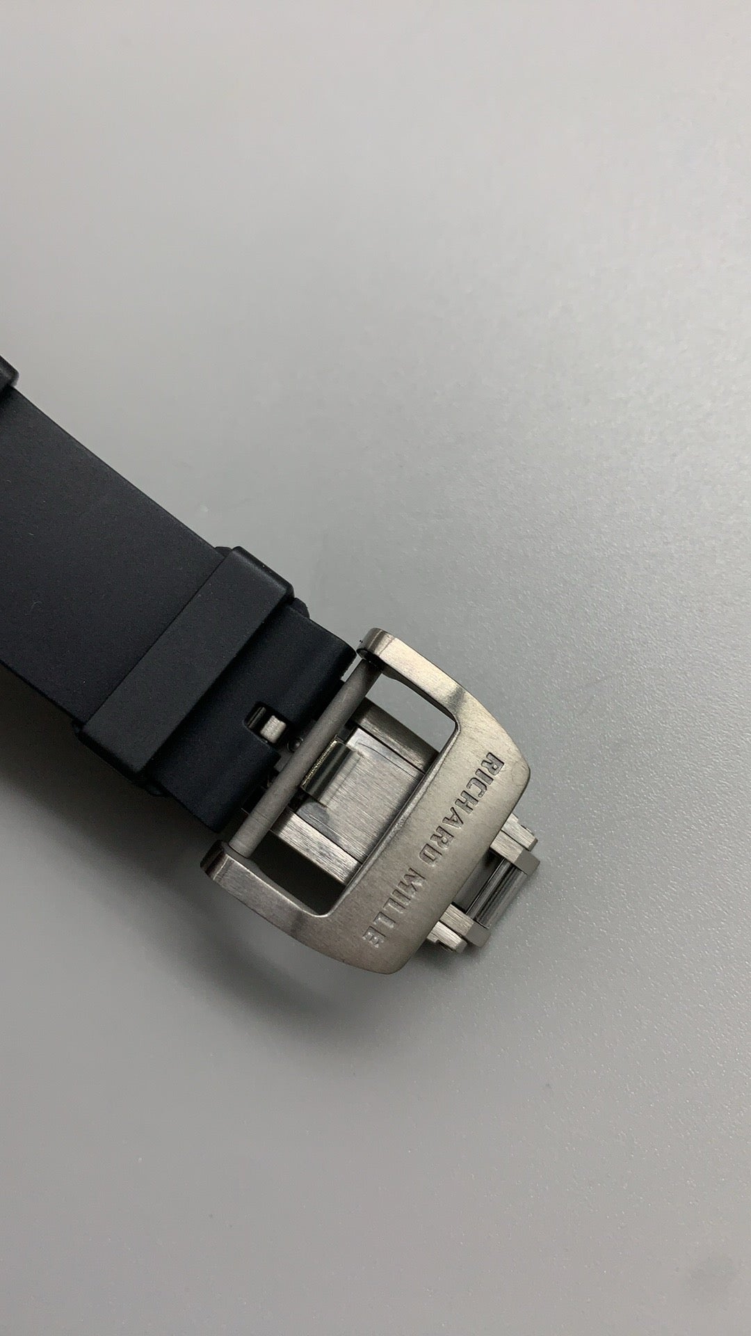 Richard Mille RM055 | 42MM | ตัวเรือนคาร์บอนไฟเบอร์ NTPT + โครงไทเทเนียม | หน้าปัดสเกเลตัน | กลไกไขลานมือ RMUL2