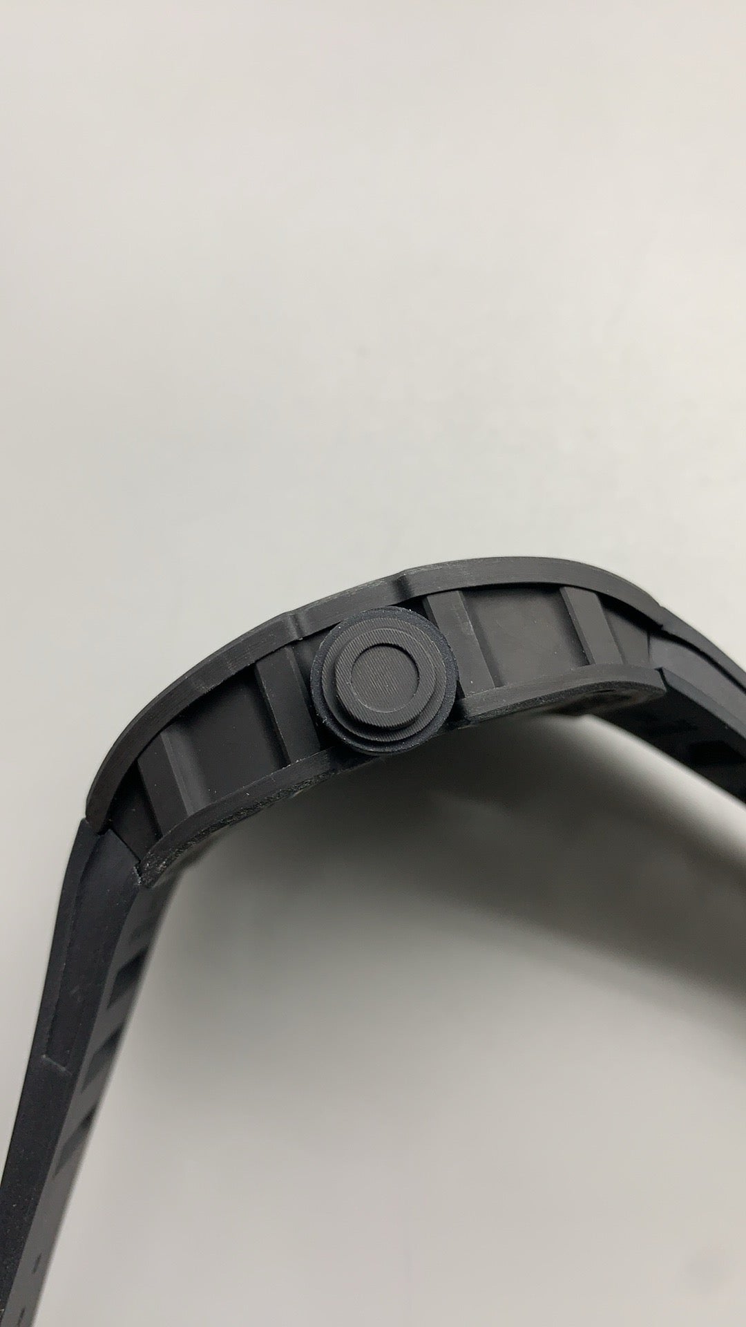 Richard Mille RM055 | 42MM | ตัวเรือนคาร์บอนไฟเบอร์ NTPT + โครงไทเทเนียม | หน้าปัดสเกเลตัน | กลไกไขลานมือ RMUL2