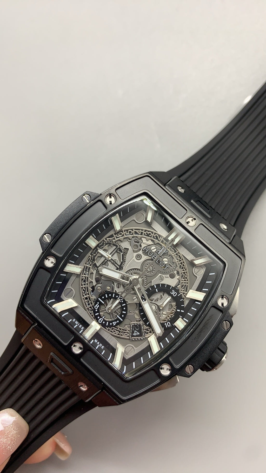 Hublot Spirit of Big Bang | 42MM | ตัวเรือนไทเทเนียมทรงถังไวน์ (Tonneau) | หน้าปัดสเกเลตัน | จับเวลา Chronograph | กลไกอัตโนมัติ HUB4700