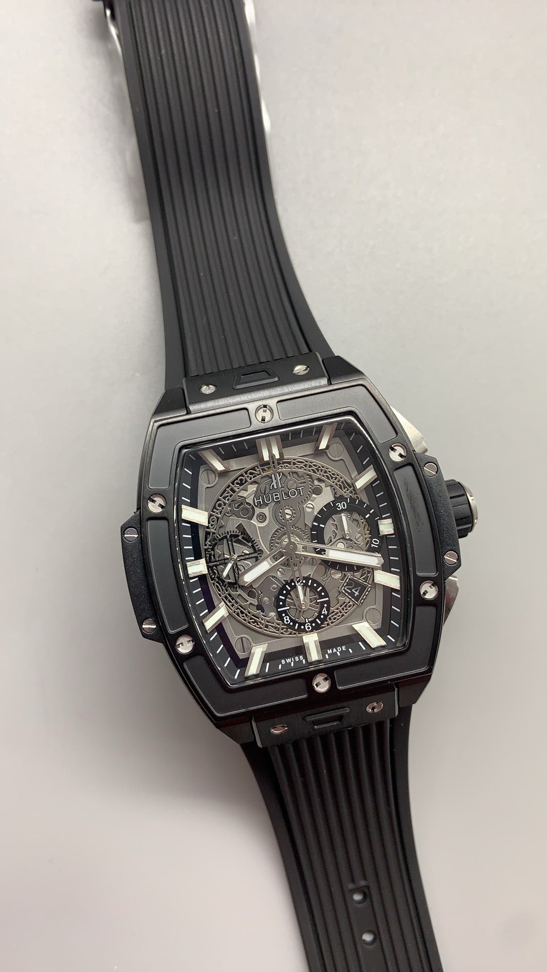 Hublot Spirit of Big Bang | 42MM | ตัวเรือนไทเทเนียมทรงถังไวน์ (Tonneau) | หน้าปัดสเกเลตัน | จับเวลา Chronograph | กลไกอัตโนมัติ HUB4700