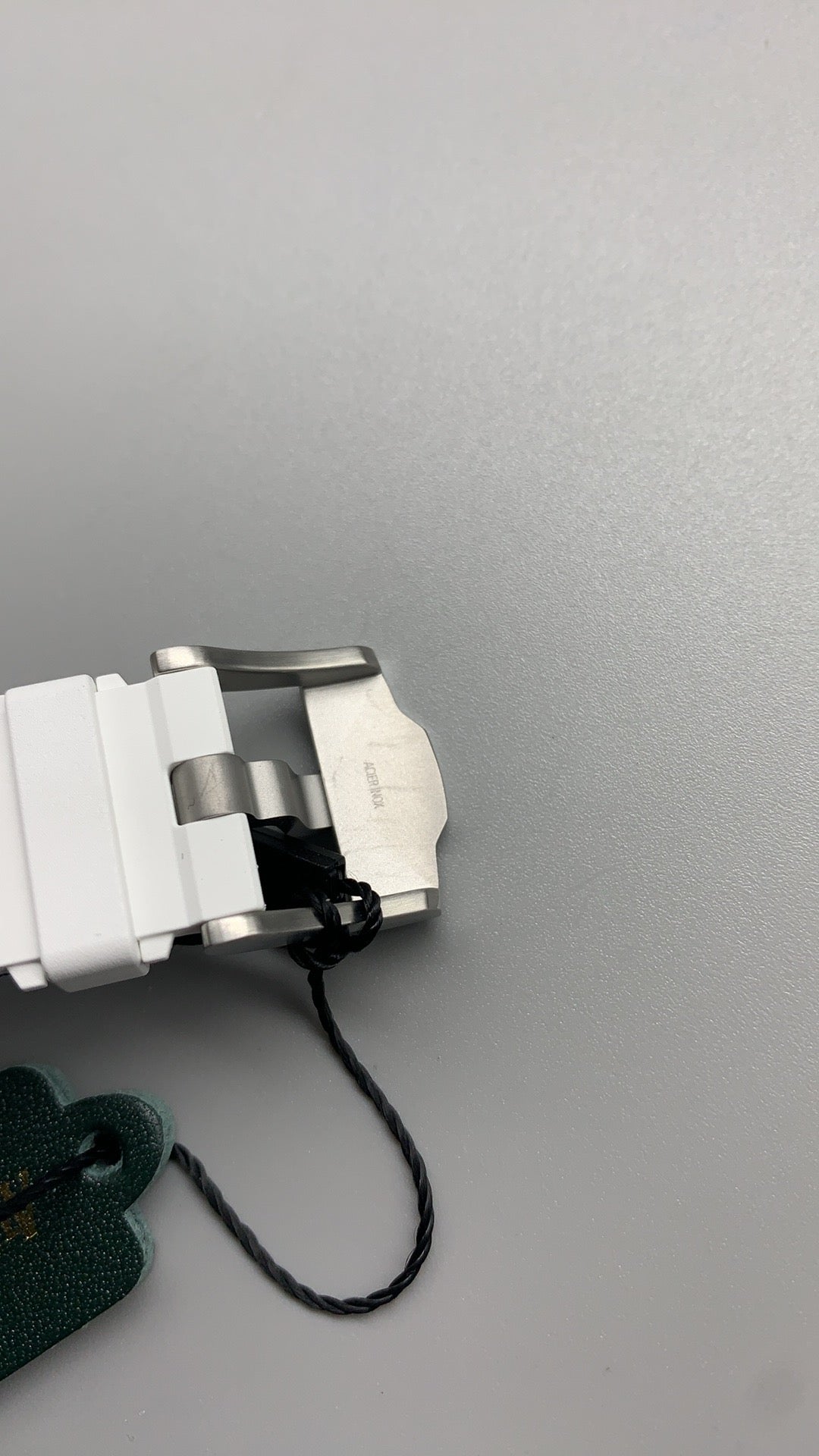 Audemars Piguet Royal Oak Offshore 67540SK.ZZ.A010CA.01 | 37MM | ตัวเรือนสแตนเลสสตีล | ขอบประดับเพชร | หน้าปัดสีขาว | สายยางสีขาว | กลไกอัตโนมัติ Cal.3126