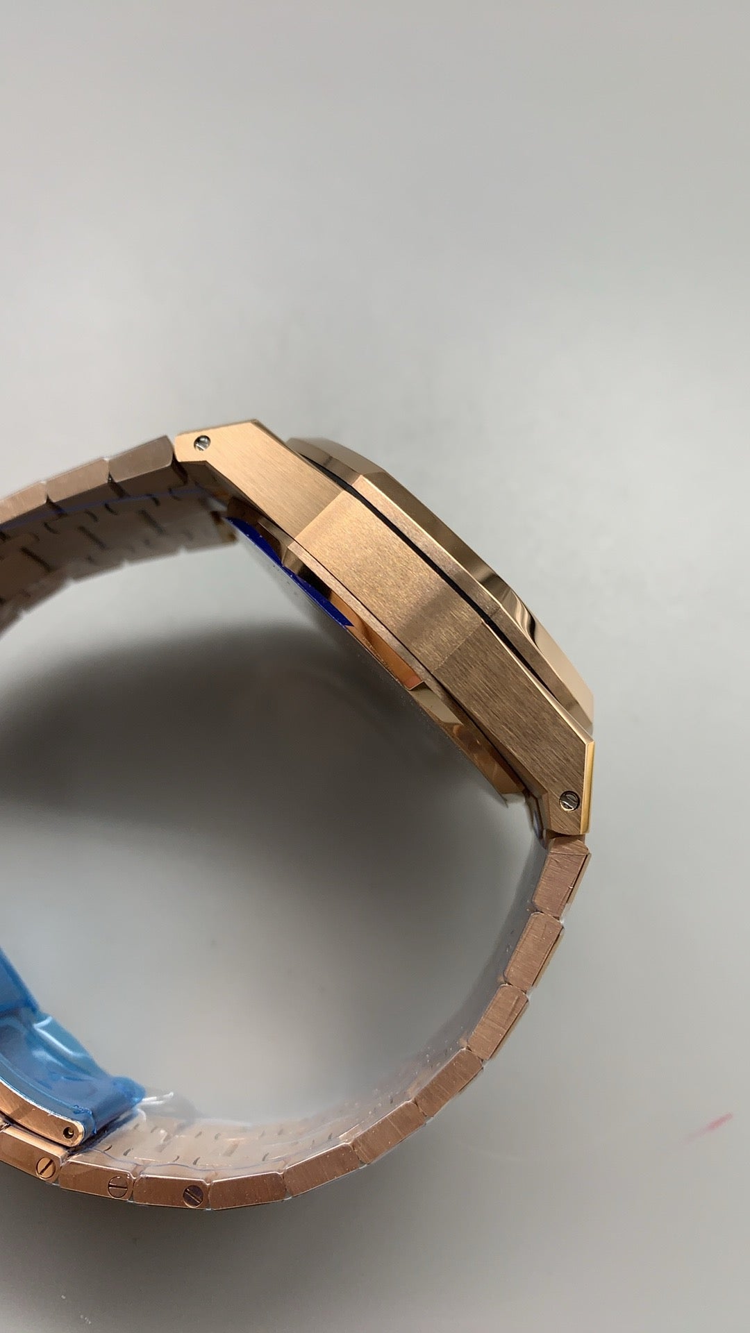 Audemars Piguet Royal Oak 26240 | 41MM | ตัวเรือนสแตนเลสสตีลเคลือบสีโรสโกลด์แบบ PVD | หน้าปัดสีดำ | จับเวลา Chronograph | กลไกอัตโนมัติ Cal.4401