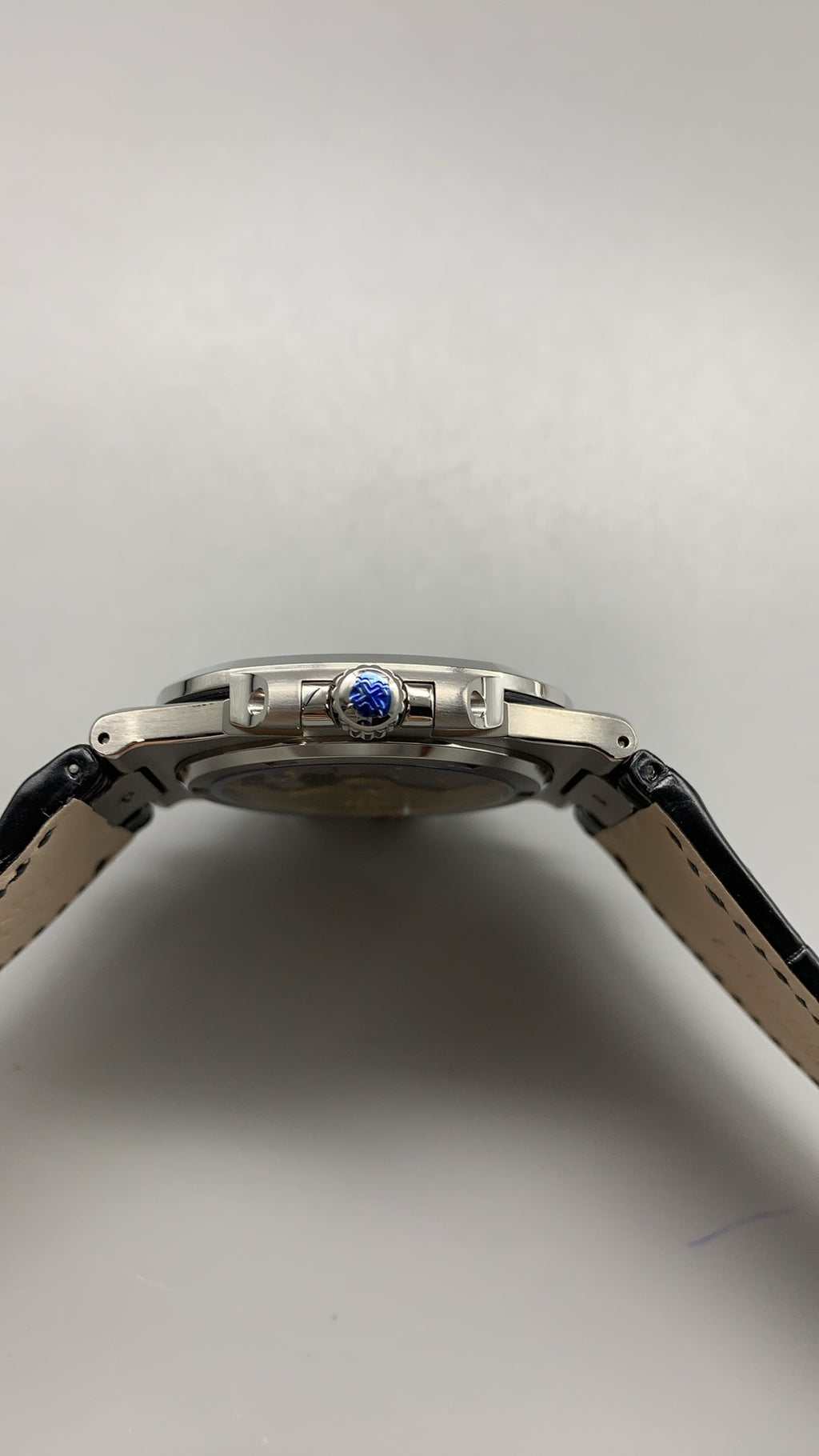 Patek Philippe Nautilus 5711 | 40MM | หน้าปัดสีเทาซันเรย์ | สายหนังจระเข้สีเทา | กลไกอัตโนมัติ Cal.324 S C