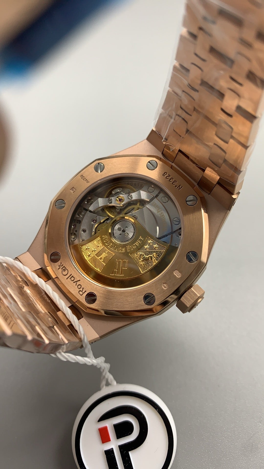 Audemars Piguet Royal Oak 15451 | 37MM | ตัวเรือนสแตนเลสสตีลเคลือบสีโรสโกลด์แบบ PVD | หน้าปัดสีขาวประดับเพชร | กลไกอัตโนมัติ Cal.3120