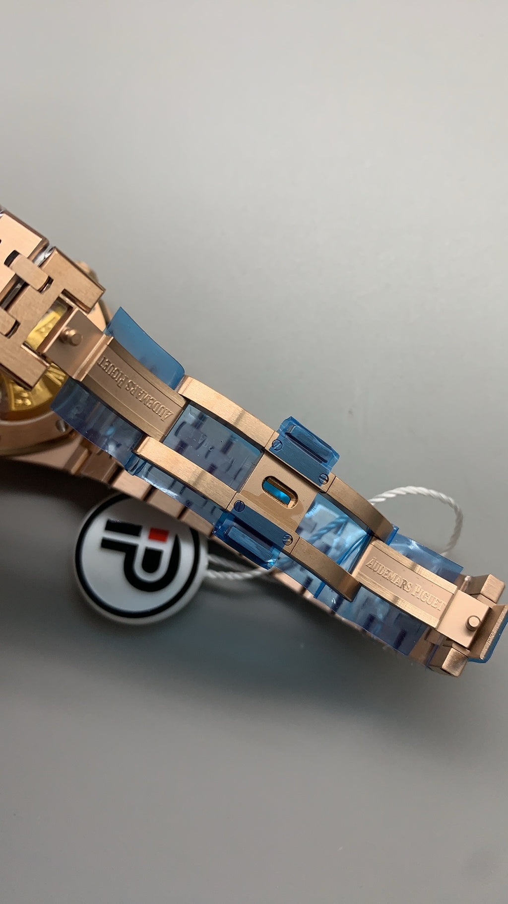 Audemars Piguet Royal Oak 15451 | 37MM | ตัวเรือนสแตนเลสสตีลเคลือบสีโรสโกลด์แบบ PVD | หน้าปัดสีขาวประดับเพชร | กลไกอัตโนมัติ Cal.3120