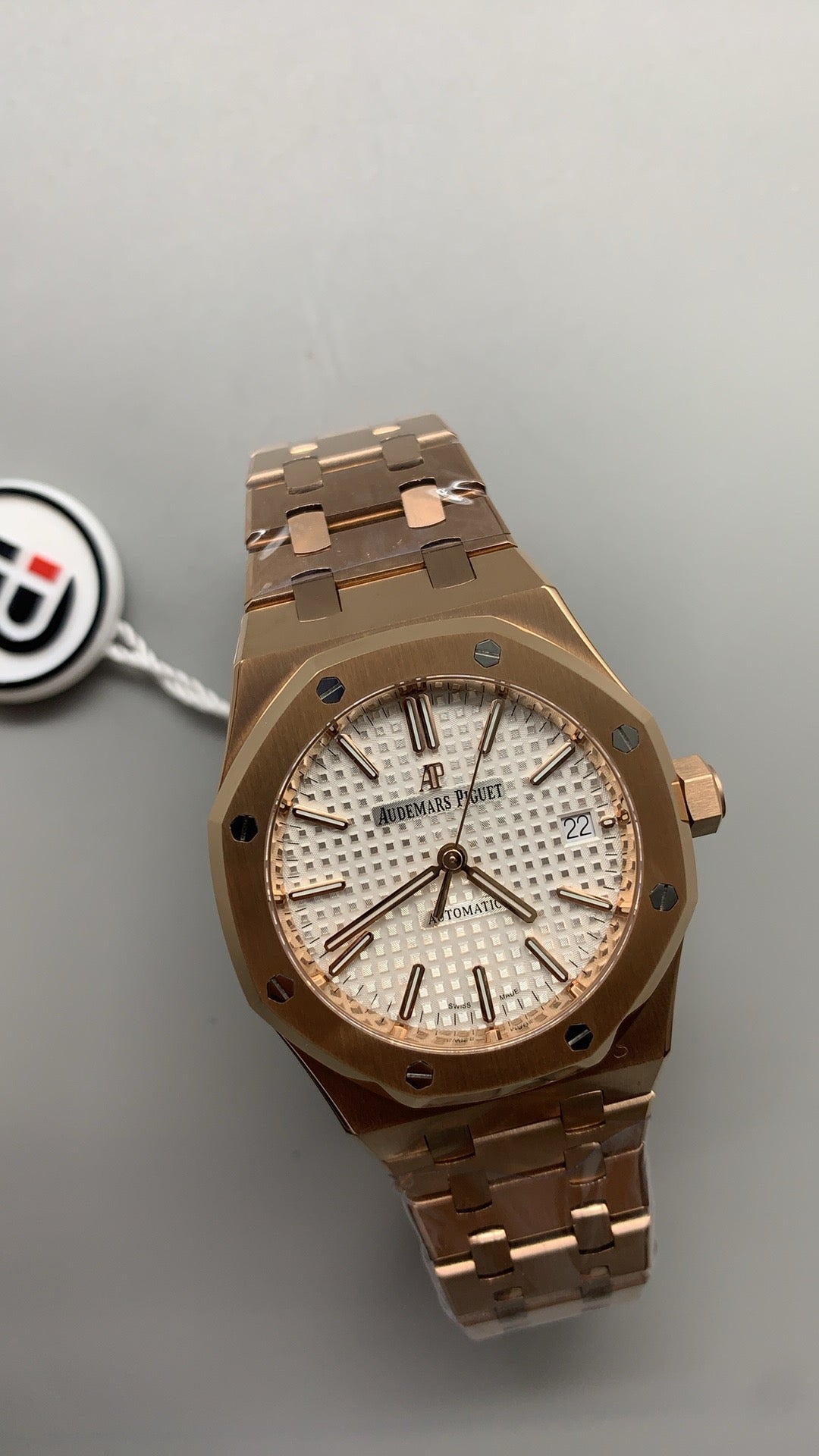 Audemars Piguet Royal Oak 15451 | 37MM | ตัวเรือนสแตนเลสสตีลเคลือบสีโรสโกลด์แบบ PVD | หน้าปัดสีขาวประดับเพชร | กลไกอัตโนมัติ Cal.3120