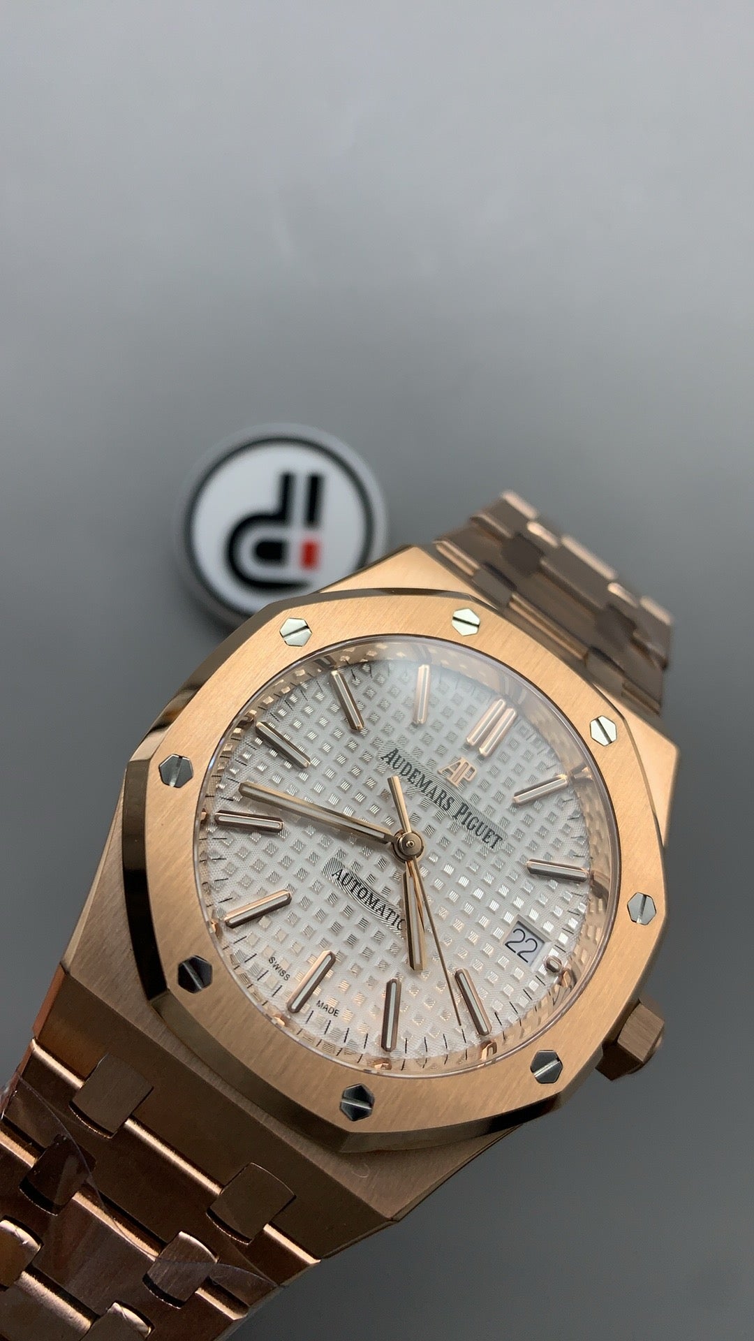 Audemars Piguet Royal Oak 15451 | 37MM | ตัวเรือนสแตนเลสสตีลเคลือบสีโรสโกลด์แบบ PVD | หน้าปัดสีขาวประดับเพชร | กลไกอัตโนมัติ Cal.3120