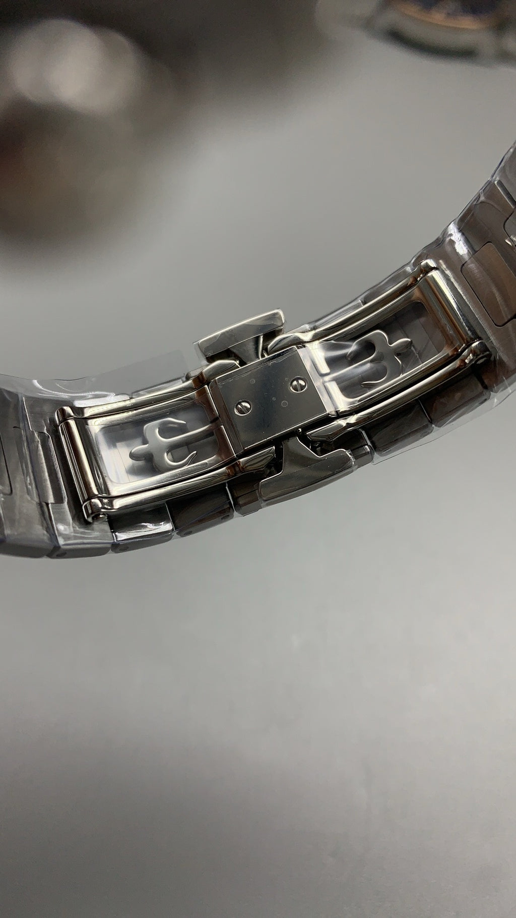 Patek Philippe Nautilus 5712 | 40MM | รุ่นใหม่พร้อมบานพับแบบใหม่ | หน้าปัดสีน้ำเงินอมเทา | กลไกอัตโนมัติ Cal.240 PS IRM C LU