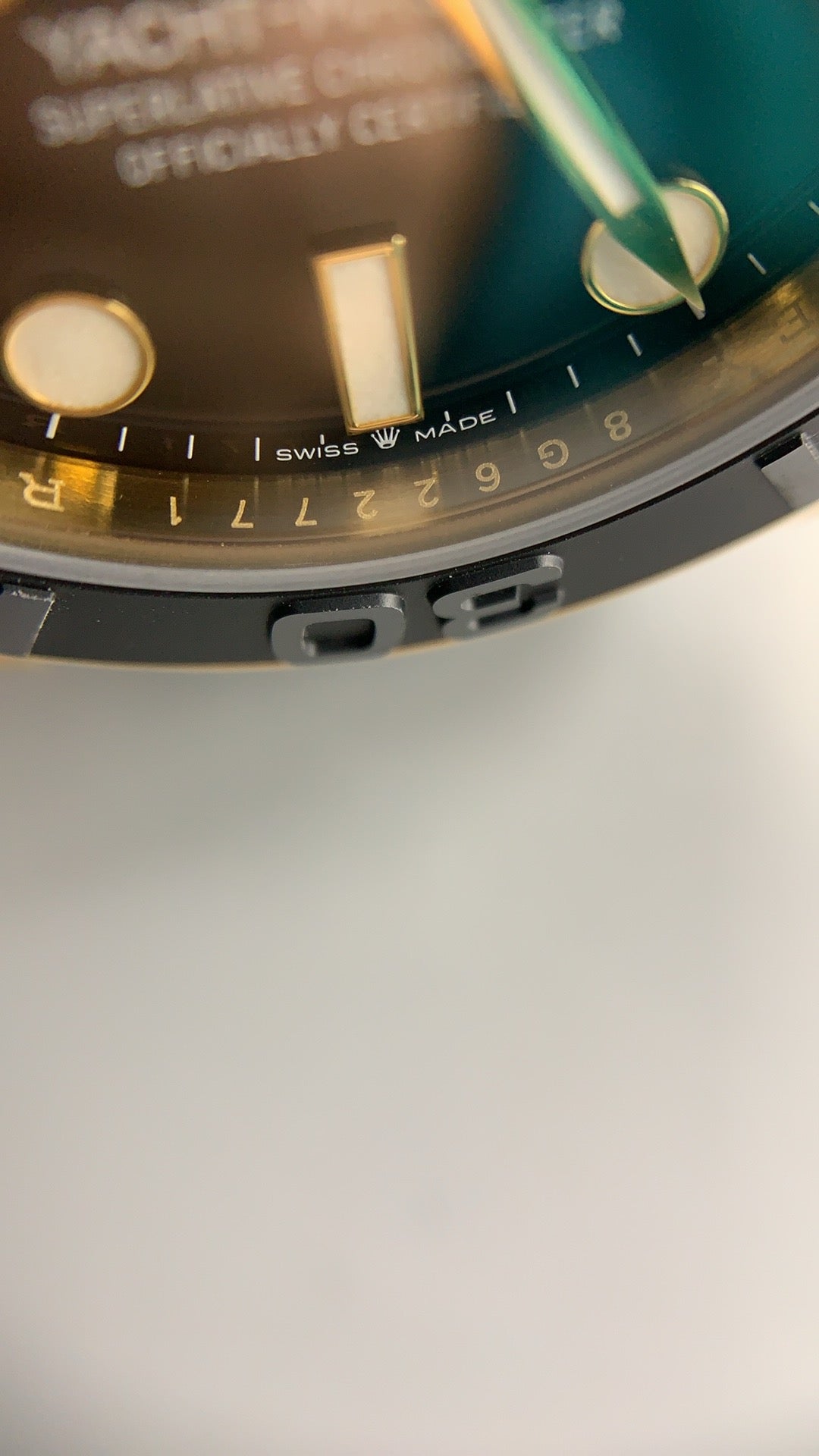 Rolex Yacht-Master 42MM | ตัวเรือนสแตนเลสเคลือบสีทอง PVD | สายยาง Oysterflex | กลไกอัตโนมัติ Cal.3235