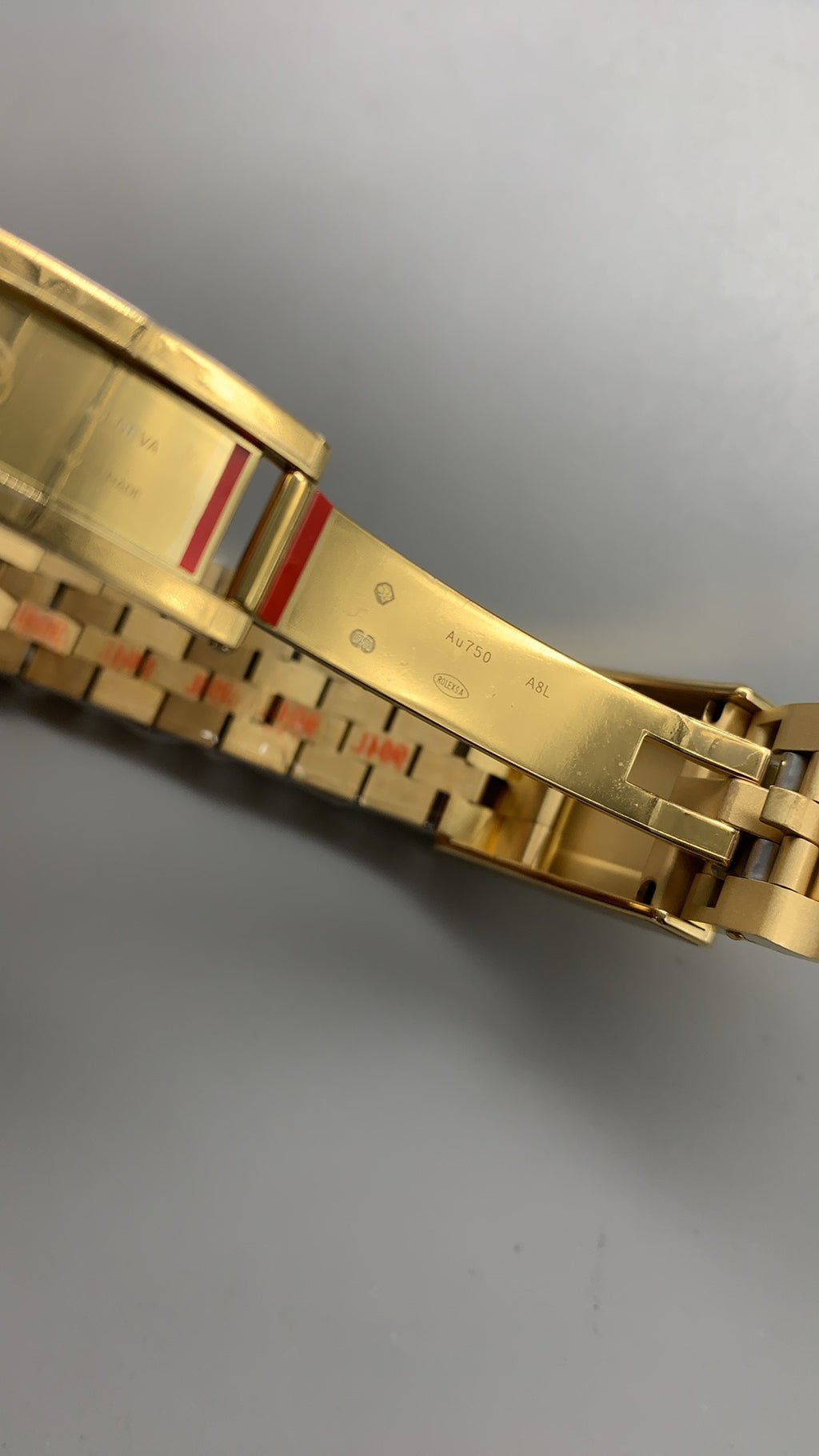 Rolex GMT-Master II 40MM | ขอบเซรามิกสีดำ-เทา (ขอบไข่เยี่ยวม้า) | ตัวเรือนสแตนเลสเคลือบสีทอง PVD | กลไกอัตโนมัติ Cal.3285