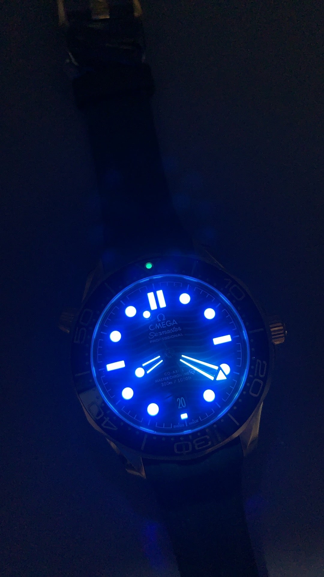 Omega Seamaster Diver 300M 42MM | กลไกอัตโนมัติ Co-Axial Master Chronometer ขนาดตัวเรือน: 42 มม.