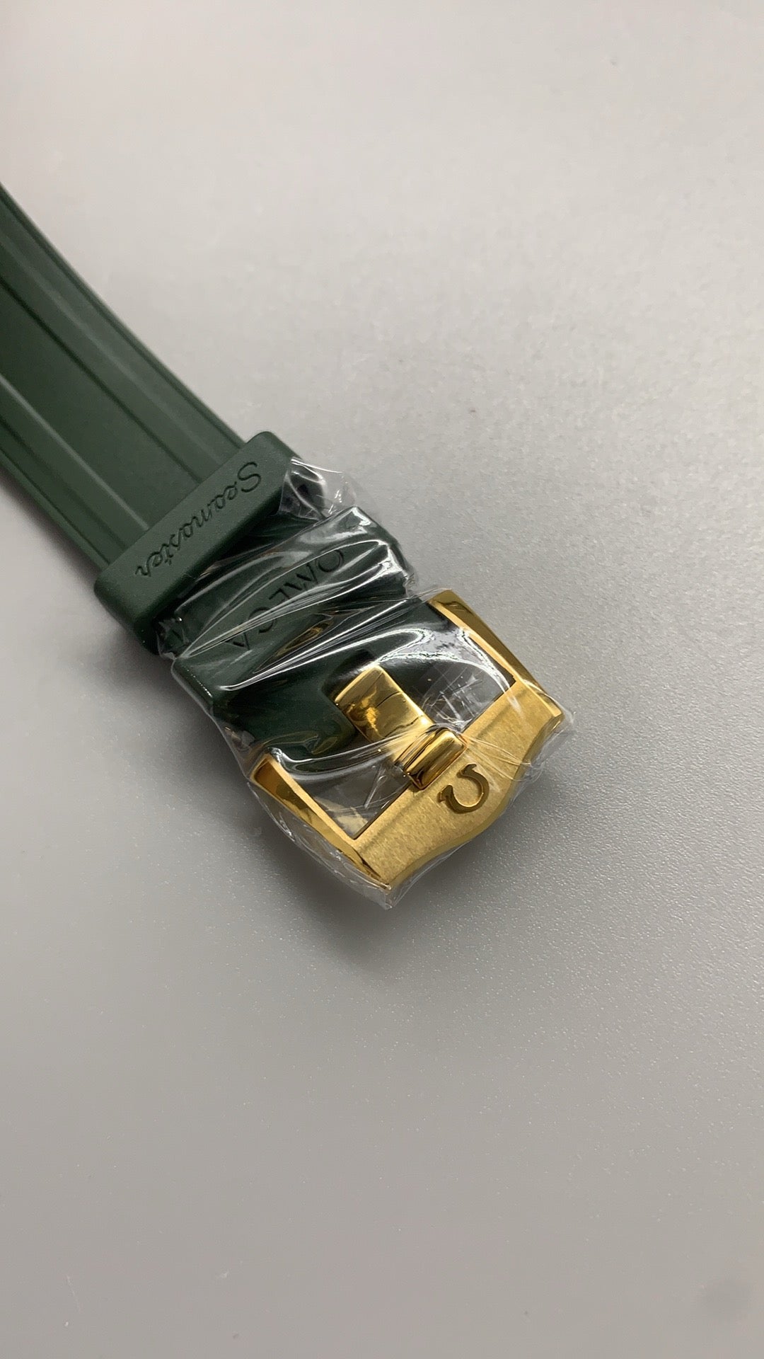 Omega Seamaster Diver 300M 42MM | กลไกอัตโนมัติ Co-Axial Master Chronometer ขนาดตัวเรือน: 42 มม.