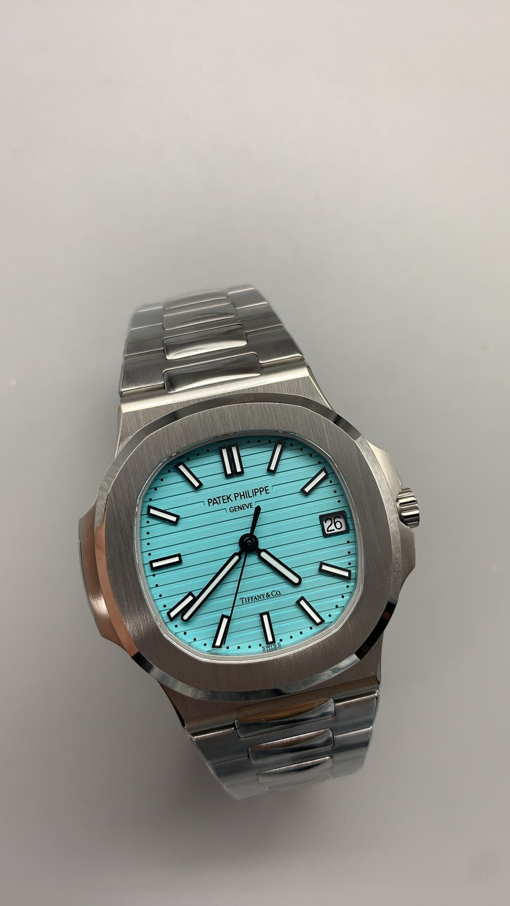 Patek Philippe Nautilus 5711 | 40MM | หน้าปัดสีฟ้า Tiffany | ตัวเรือนสแตนเลสสตีล | กลไกอัตโนมัติ Cal.324 S C