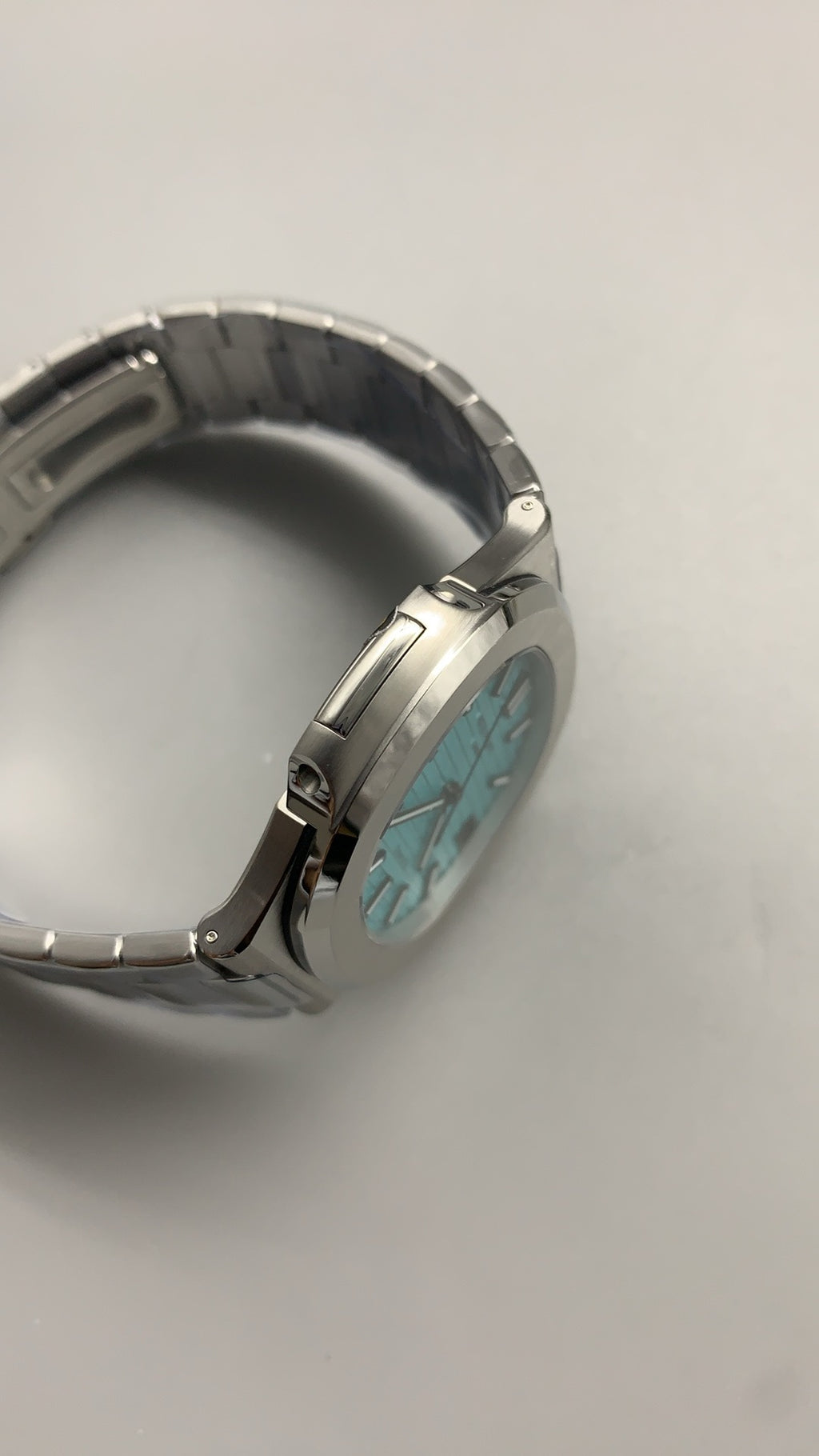 Patek Philippe Nautilus 5711 | 40MM | หน้าปัดสีฟ้า Tiffany | ตัวเรือนสแตนเลสสตีล | กลไกอัตโนมัติ Cal.324 S C