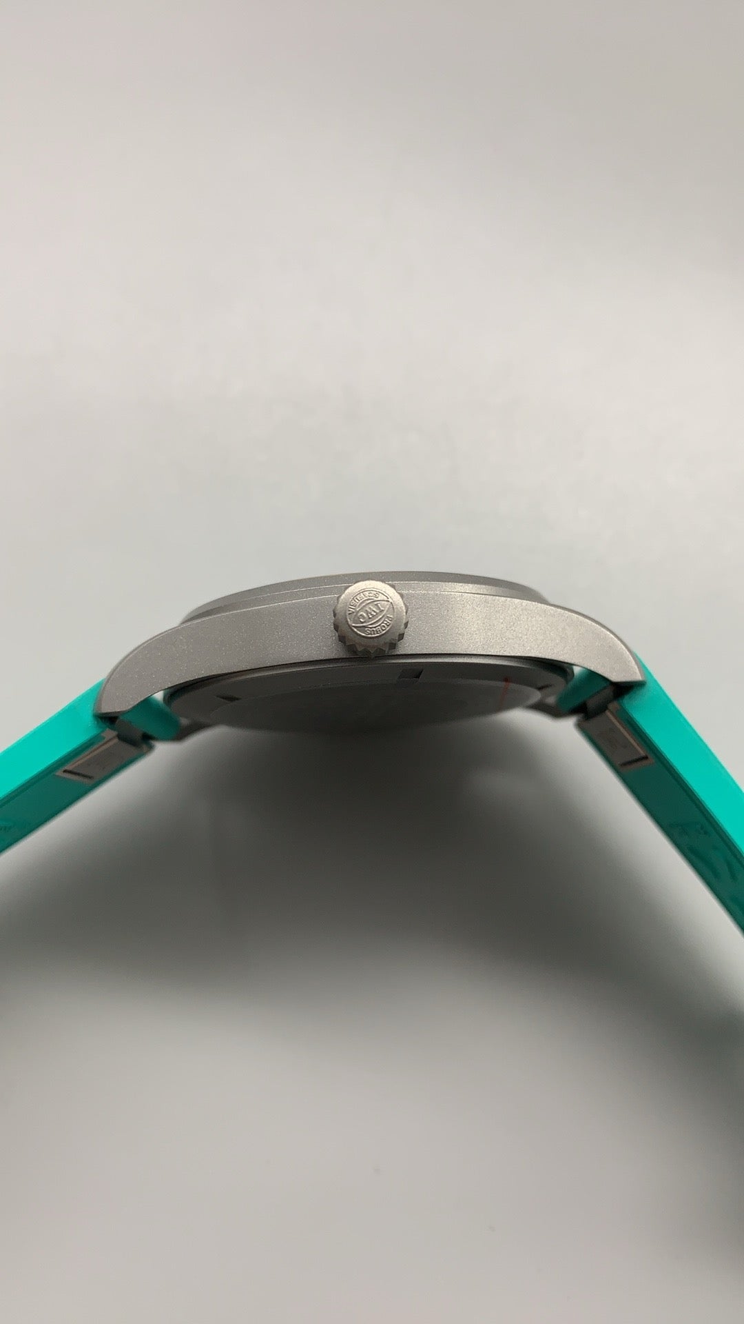 IWC Pilot’s Watch Mark XX | 40MM | ตัวเรือนสเตนเลสสตีล | หน้าปัดสีฟ้า Tiffany | สายหนังวัว | กลไกอัตโนมัติ Cal.32111