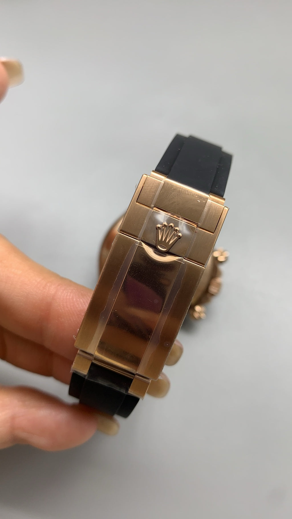 Rolex Daytona 40MM | หน้าปัดสีน้ำตาล | ตัวเรือนสแตนเลสเคลือบสีโรสโกลด์ PVD | สายยาง | กลไกอัตโนมัติ Cal.4130