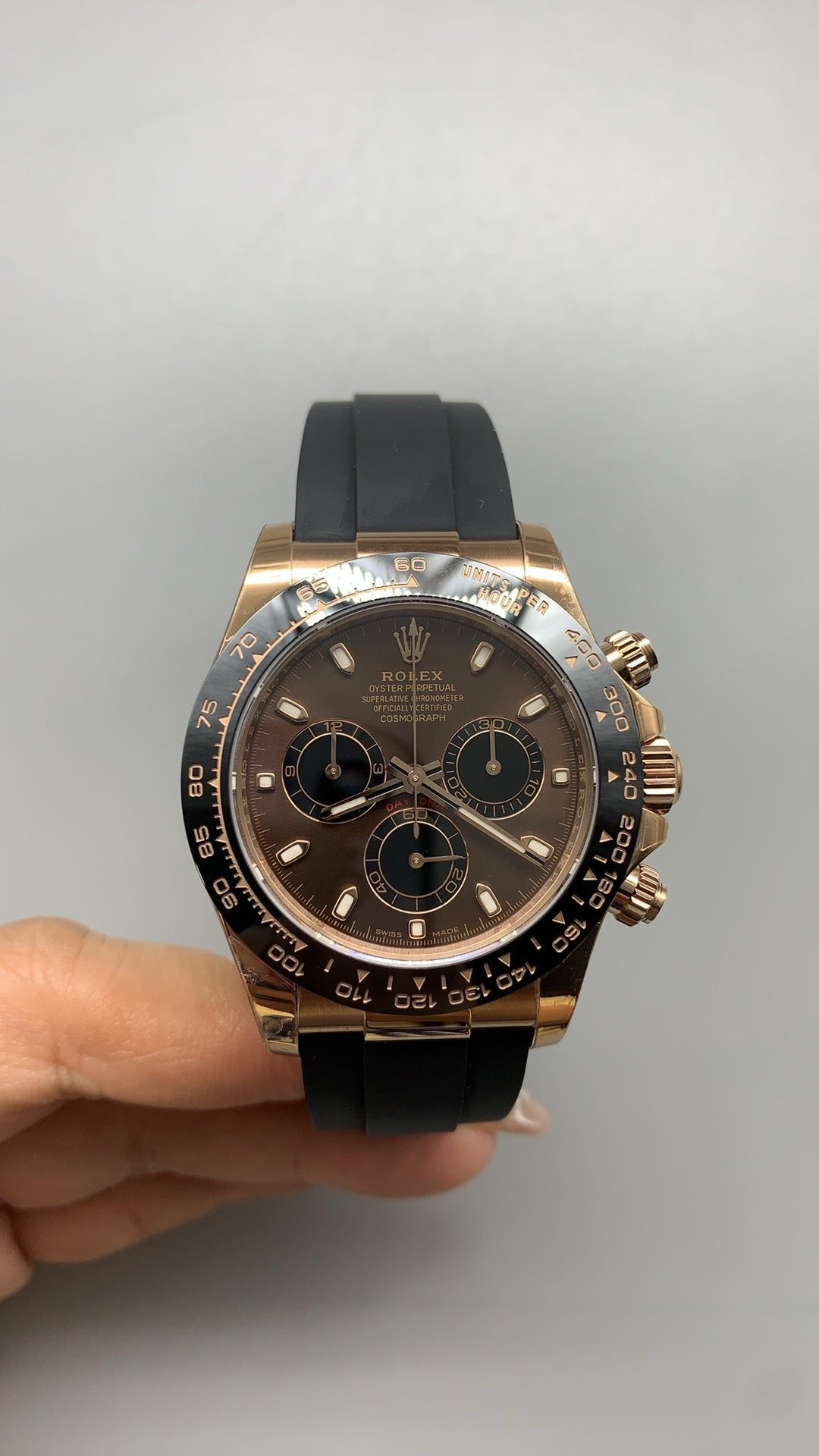 Rolex Daytona 40MM | หน้าปัดสีน้ำตาล | ตัวเรือนสแตนเลสเคลือบสีโรสโกลด์ PVD | สายยาง | กลไกอัตโนมัติ Cal.4130
