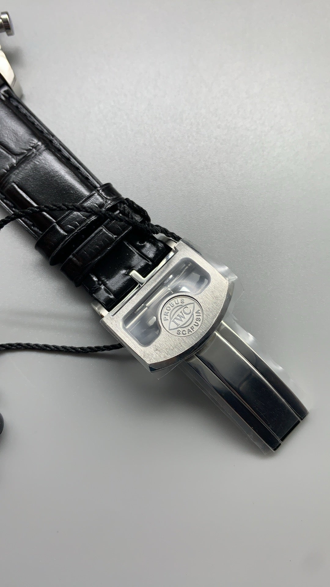 IWC Portugieser Chronograph IW371605 | 41MM | ตัวเรือนสเตนเลสสตีล | หน้าปัดสีขาว | เข็มสีน้ำเงิน | สายหนังจระเข้สีดำ | กลไกอัตโนมัติ Cal.69355