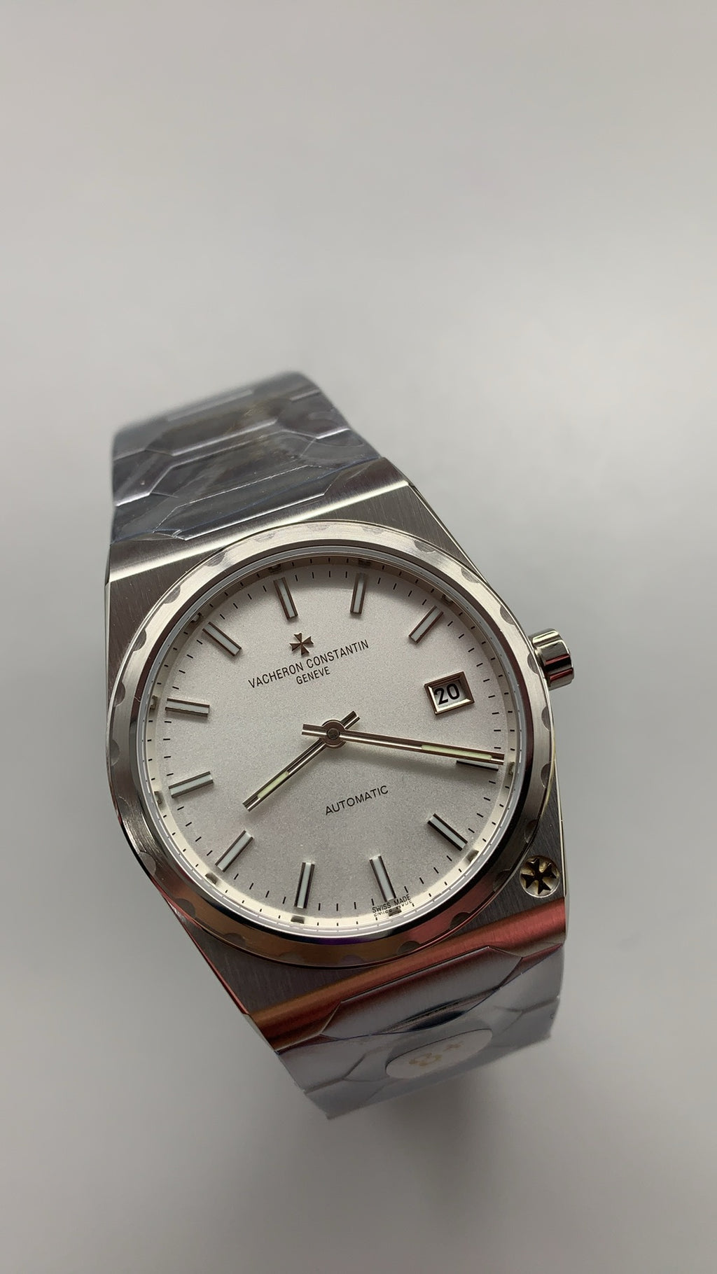 Vacheron Constantin Historiques 222 | 37MM | ตัวเรือนสแตนเลสสตีล | หน้าปัดสีทองแชมเปญ | สายเหล็กสแตนเลส | กลไกอัตโนมัติ Cal.2455/2
