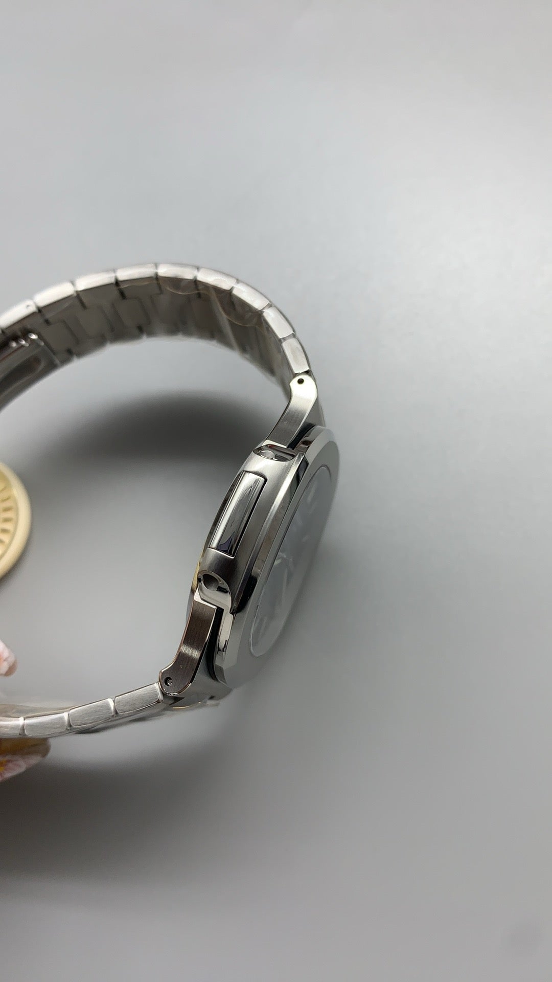 Patek Philippe Nautilus 5711 | 40MM | หน้าปัดสีน้ำเงินลายริ้ว | ตัวเรือนสแตนเลสสตีล | กลไกอัตโนมัติ Cal.324 S C