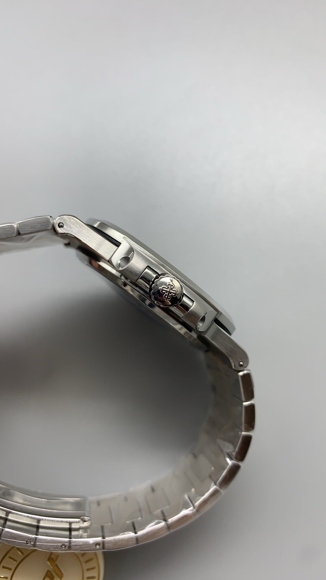 Patek Philippe Nautilus 5711 | 40MM | หน้าปัดสีน้ำเงินลายริ้ว | ตัวเรือนสแตนเลสสตีล | กลไกอัตโนมัติ Cal.324 S C