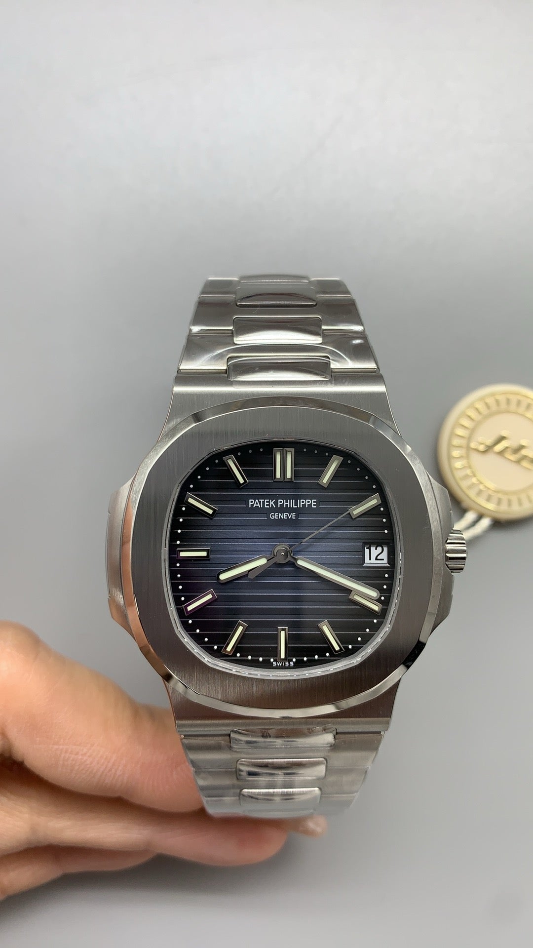Patek Philippe Nautilus 5711 | 40MM | หน้าปัดสีน้ำเงินลายริ้ว | ตัวเรือนสแตนเลสสตีล | กลไกอัตโนมัติ Cal.324 S C