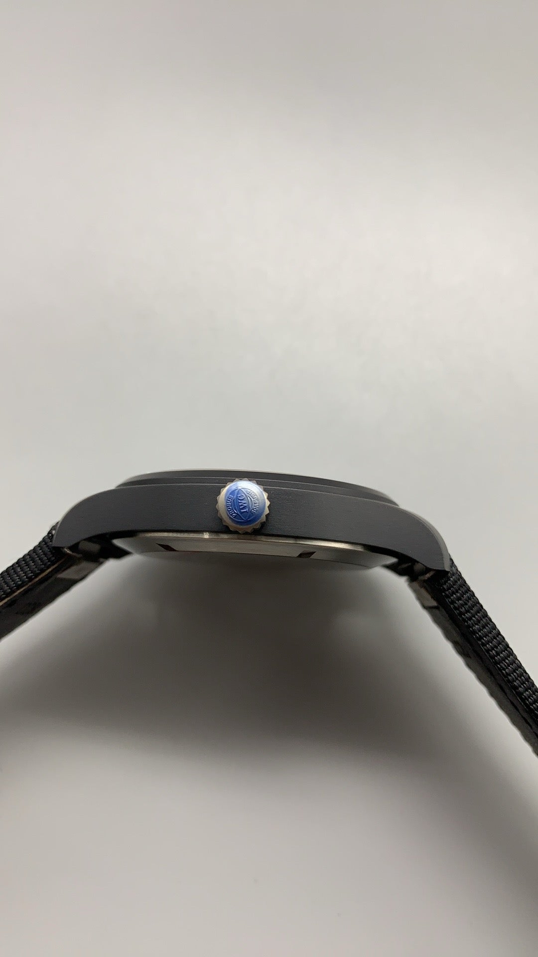 IWC Pilot's Watch Automatic Black Aces | 41MM | ตัวเรือนเซรามิกสีดำ | หน้าปัดสีขาวพิมพ์โลโก้ Black Aces | สายผ้า NATO สีดำ | กลไกอัตโนมัติ Cal.32100