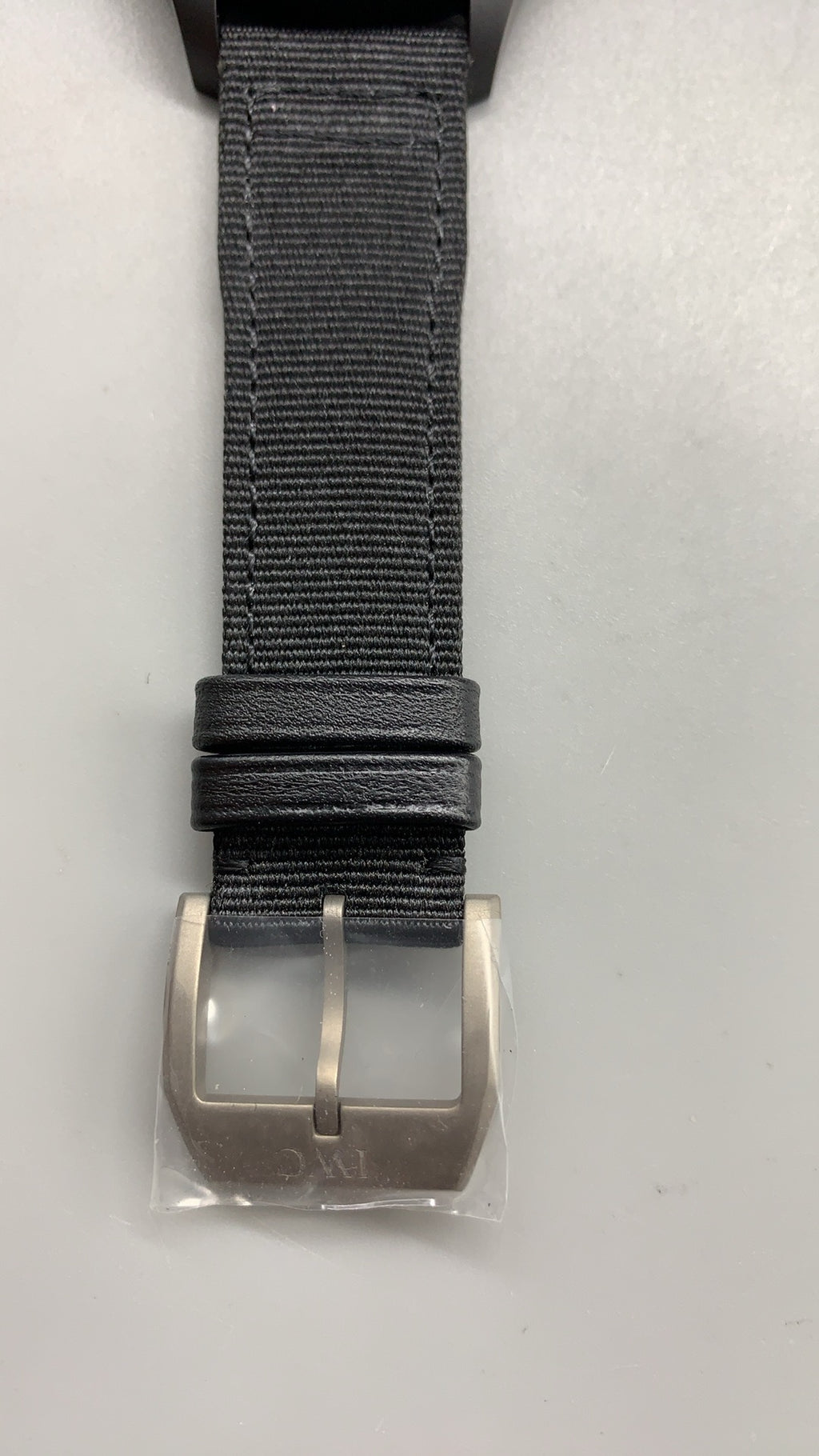 IWC Pilot's Watch Automatic Black Aces | 41MM | ตัวเรือนเซรามิกสีดำ | หน้าปัดสีขาวพิมพ์โลโก้ Black Aces | สายผ้า NATO สีดำ | กลไกอัตโนมัติ Cal.32100