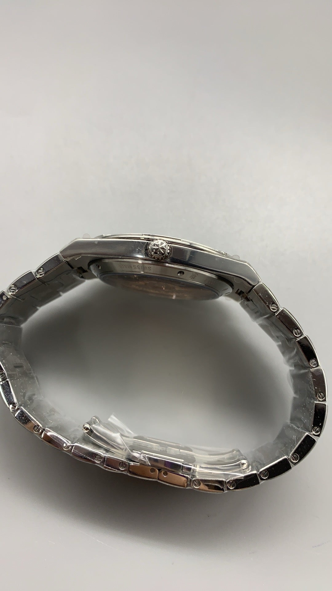 Vacheron Constantin Overseas Ultra-Thin 2000V | 40MM | ตัวเรือนสแตนเลสสตีล | ตัวเรือนบางพิเศษ | หน้าปัดสีน้ำเงิน | สายเหล็กสแตนเลส | กลไกอัตโนมัติ Cal.1120