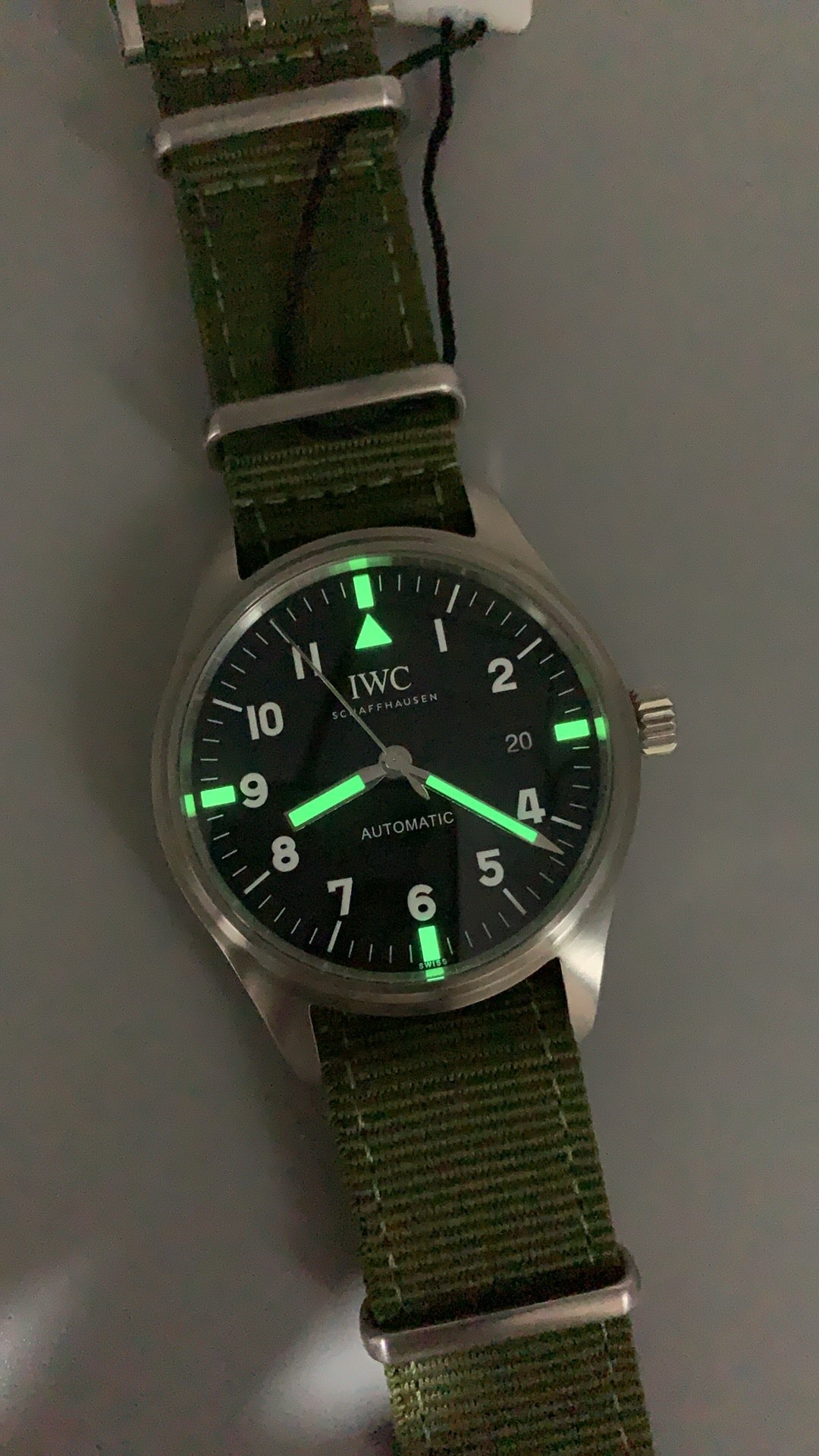 IWC Pilot's Watch Mark XX | 40MM | ตัวเรือนสเตนเลสสตีล | หน้าปัดสีดำ | สายผ้า NATO สีเขียว | กลไกอัตโนมัติ Cal.32111