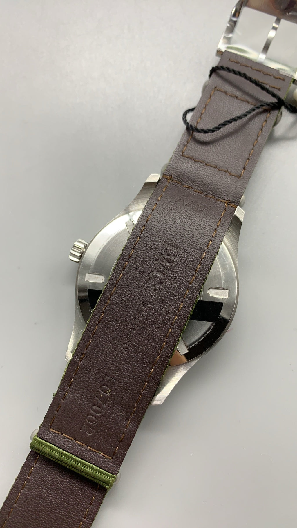 IWC Pilot's Watch Mark XX | 40MM | ตัวเรือนสเตนเลสสตีล | หน้าปัดสีดำ | สายผ้า NATO สีเขียว | กลไกอัตโนมัติ Cal.32111