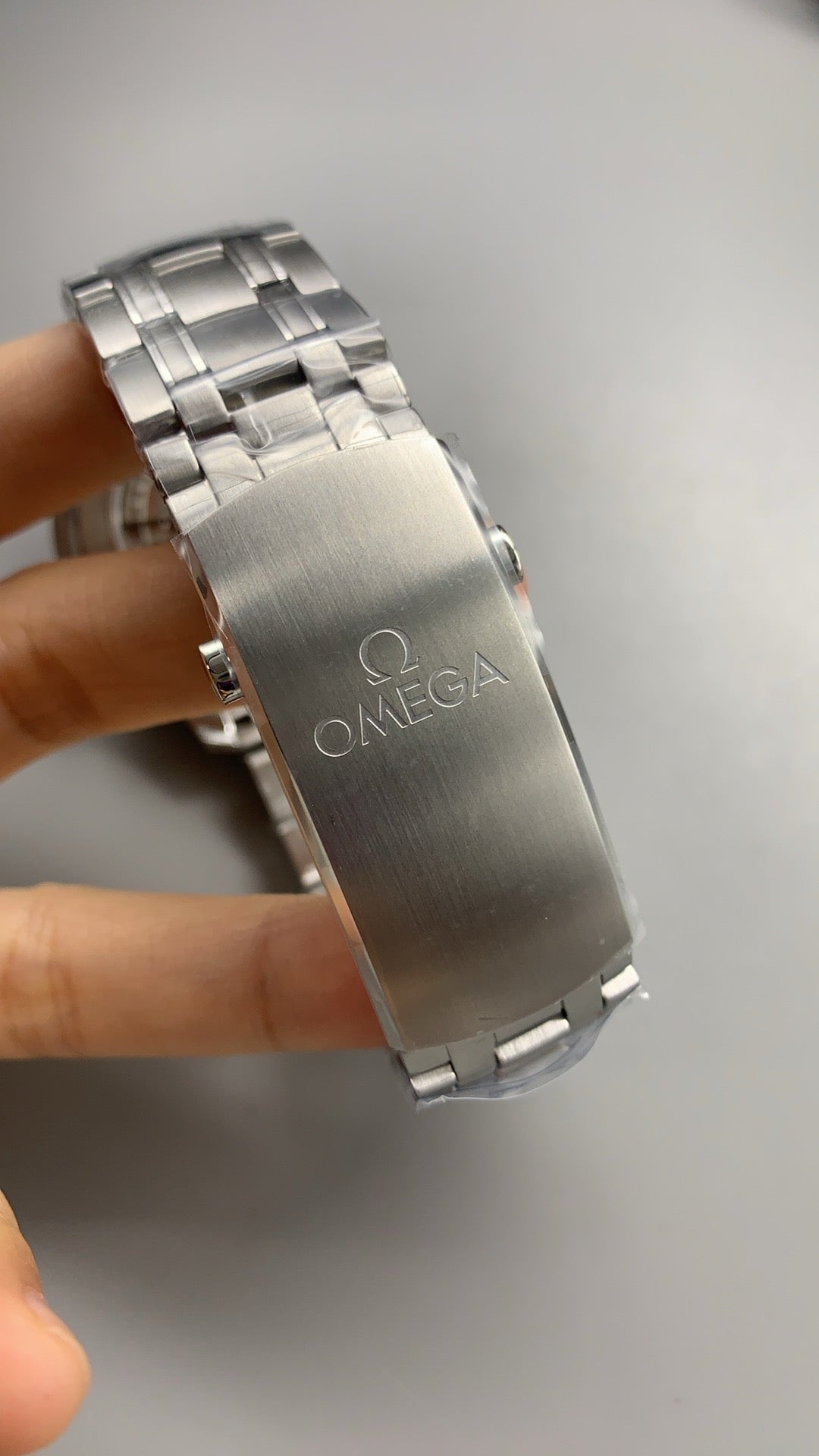 Omega Seamaster Diver 300M 42MM | กลไกอัตโนมัติ Co-Axial Master Chronometer ขนาดตัวเรือน: 42 มม.