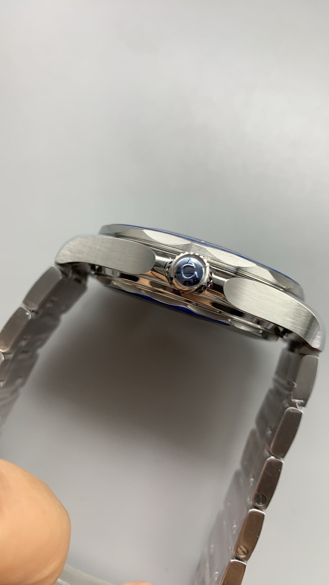 Omega Seamaster Diver 300M 42MM | กลไกอัตโนมัติ Co-Axial Master Chronometer ขนาดตัวเรือน: 42 มม.