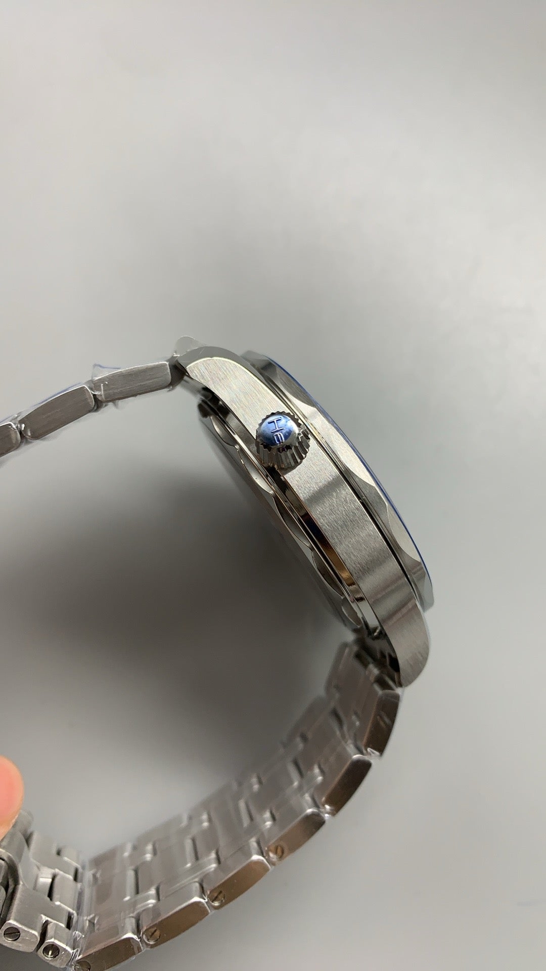 Omega Seamaster Diver 300M 42MM | กลไกอัตโนมัติ Co-Axial Master Chronometer ขนาดตัวเรือน: 42 มม.