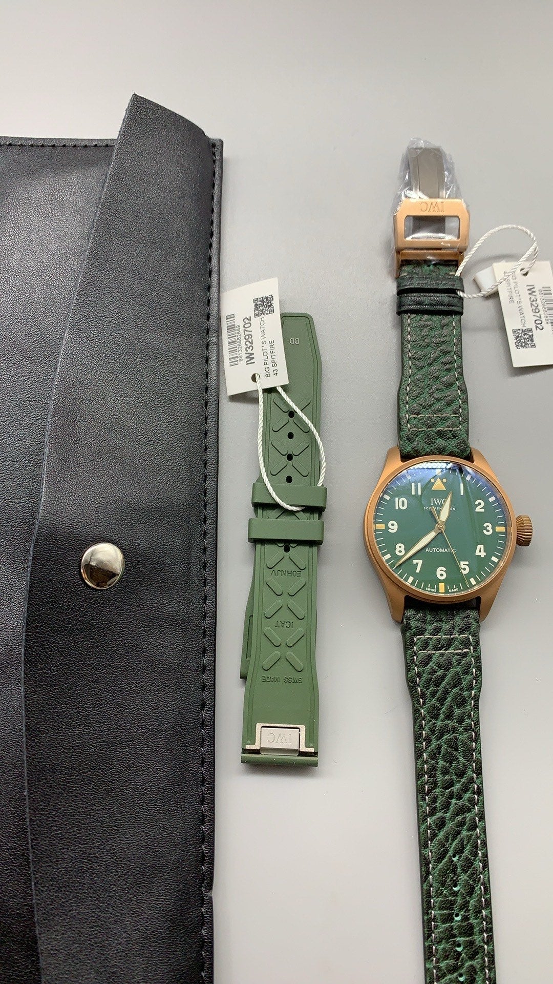 IWC Big Pilot's Watch 43 Bronze Green | 43MM | ตัวเรือนบรอนซ์ | หน้าปัดสีเขียว | สายหนังสีเขียว | กลไกอัตโนมัติ Cal.82100