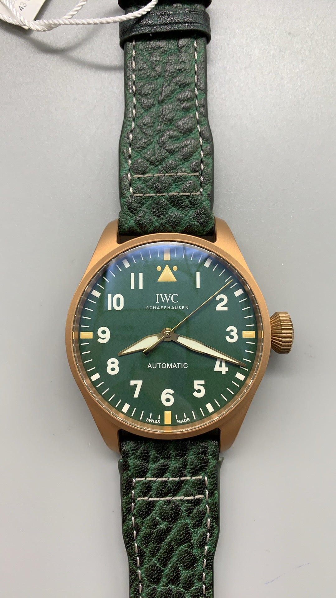 IWC Big Pilot's Watch 43 Bronze Green | 43MM | ตัวเรือนบรอนซ์ | หน้าปัดสีเขียว | สายหนังสีเขียว | กลไกอัตโนมัติ Cal.82100