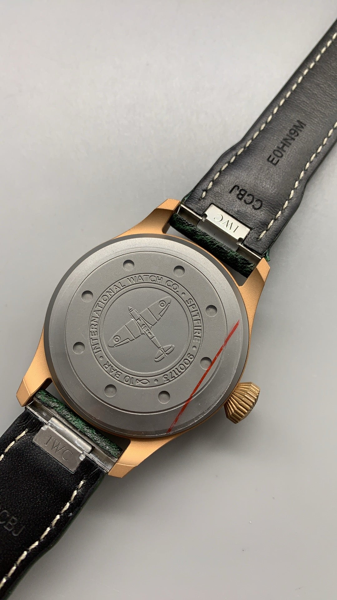 IWC Big Pilot's Watch 43 Bronze Green | 43MM | ตัวเรือนบรอนซ์ | หน้าปัดสีเขียว | สายหนังสีเขียว | กลไกอัตโนมัติ Cal.82100