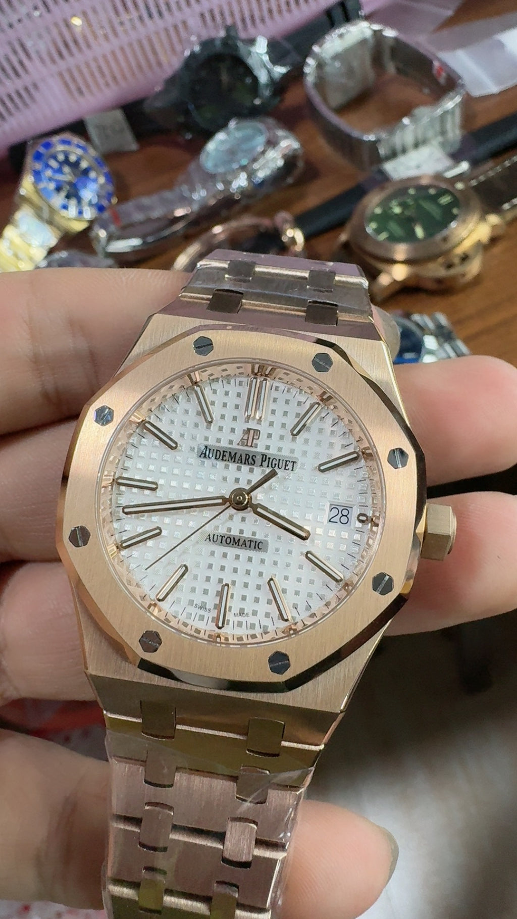 Audemars Piguet Royal Oak 15451 | 37MM | ตัวเรือนสแตนเลสสตีลเคลือบสีโรสโกลด์แบบ PVD | หน้าปัดสีขาวประดับเพชร | กลไกอัตโนมัติ Cal.3120