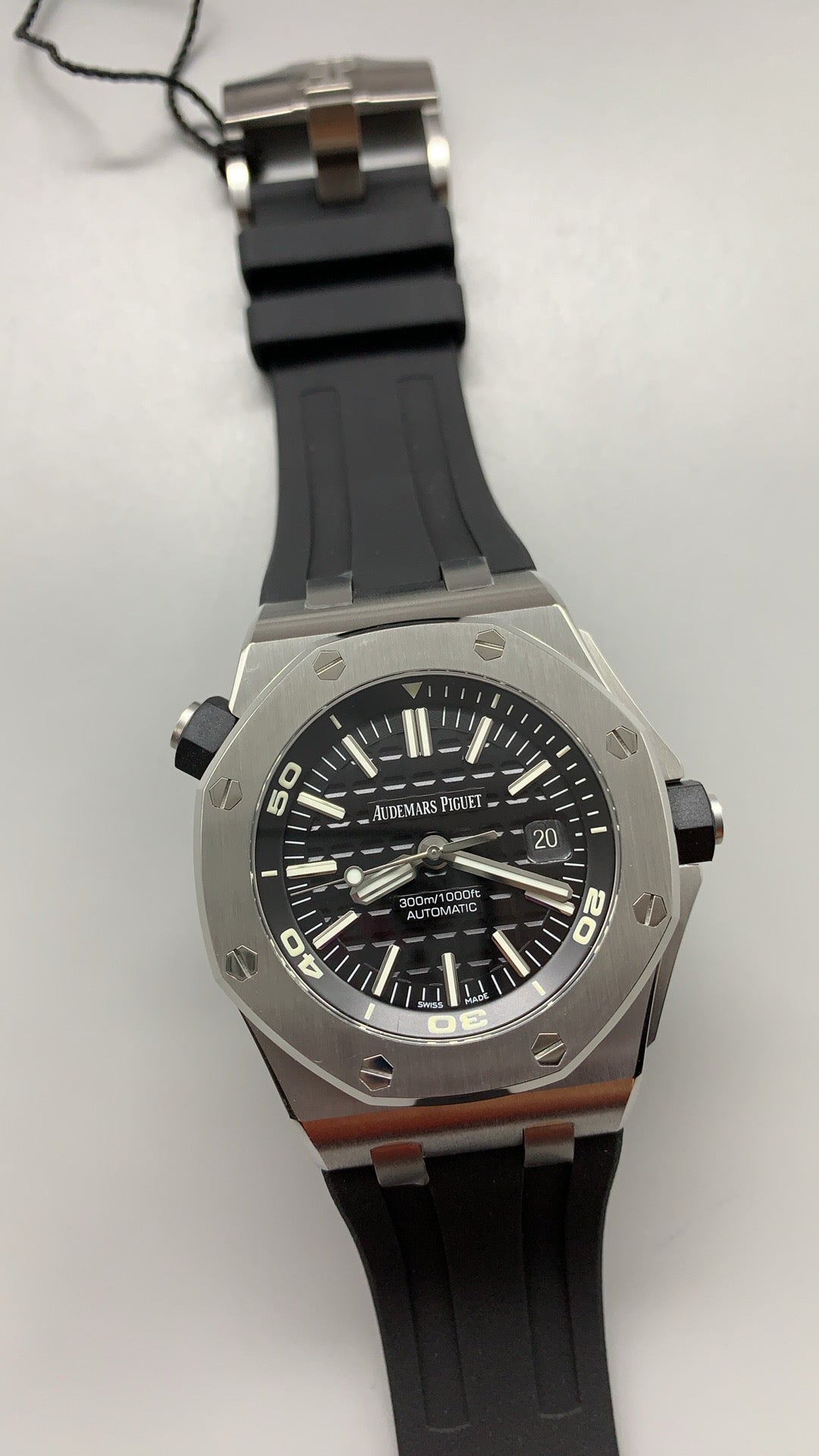 Audemars Piguet Royal Oak Offshore Diver 15710ST | 42MM | ตัวเรือนสแตนเลสสตีล | หน้าปัดสีดำคลาสสิก | กลไกอัตโนมัติ Cal.3120