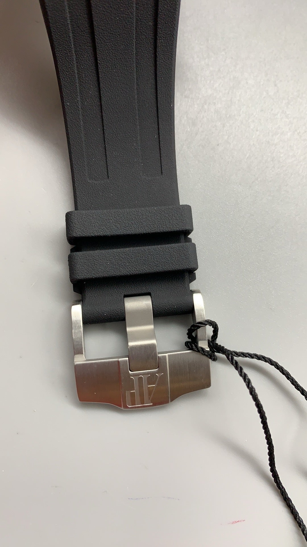 Audemars Piguet Royal Oak Offshore Diver 15710ST | 42MM | ตัวเรือนสแตนเลสสตีล | หน้าปัดสีดำคลาสสิก | กลไกอัตโนมัติ Cal.3120