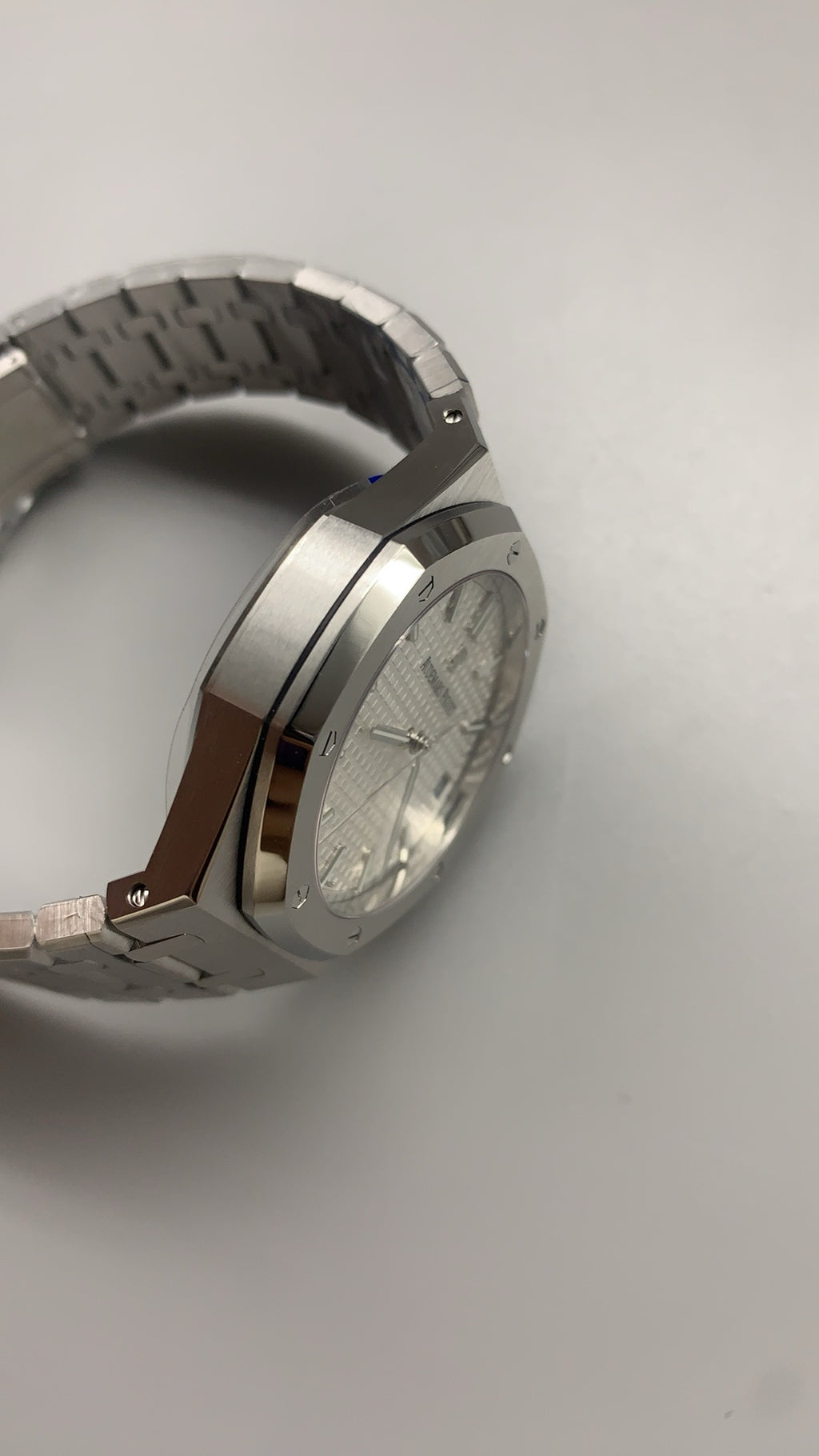 Audemars Piguet Royal Oak 15500ST | 41MM | ตัวเรือนสแตนเลสสตีล | หน้าปัดสีขาว | กลไกอัตโนมัติ Cal.4302