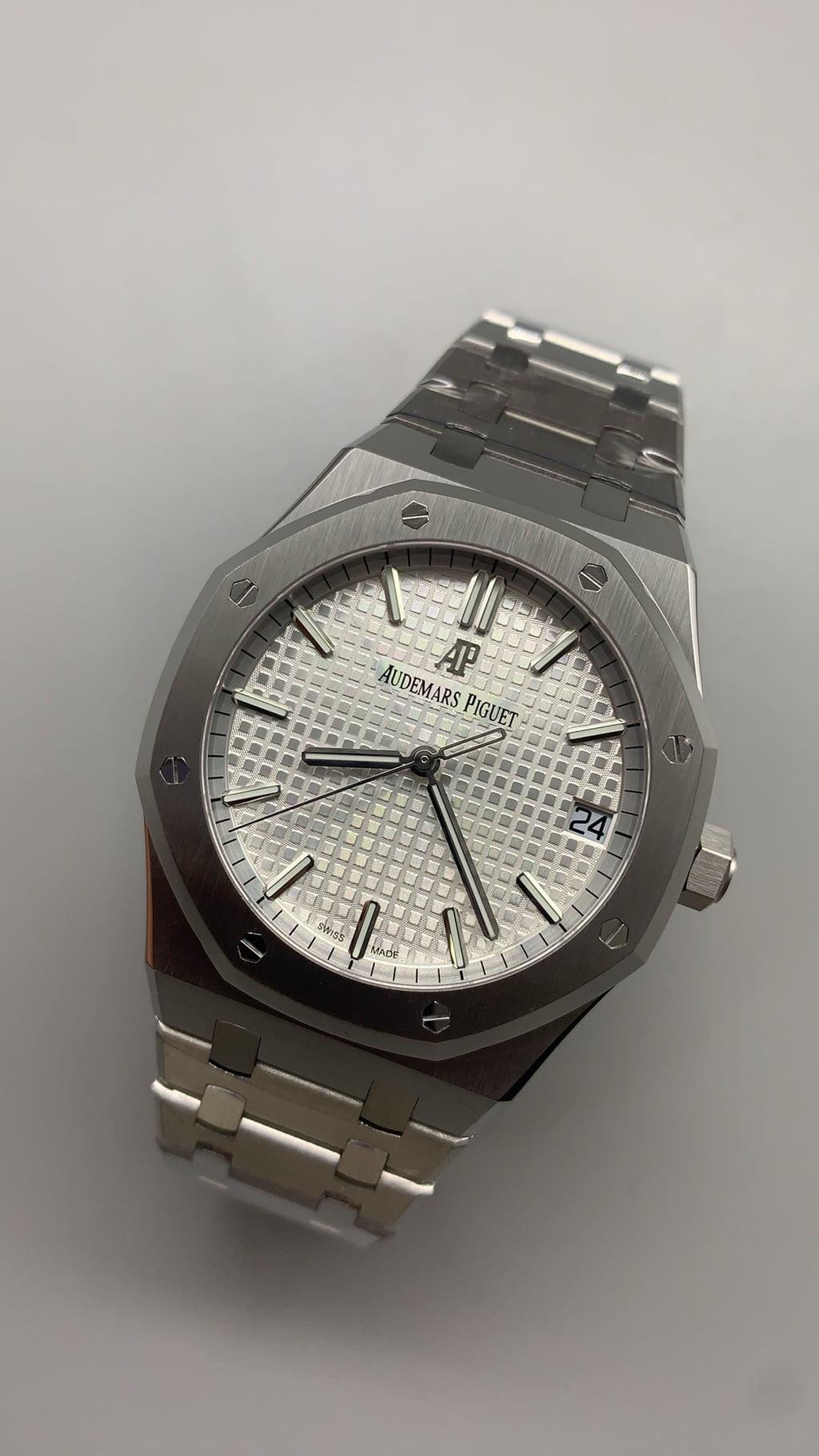 Audemars Piguet Royal Oak 15500ST | 41MM | ตัวเรือนสแตนเลสสตีล | หน้าปัดสีขาว | กลไกอัตโนมัติ Cal.4302