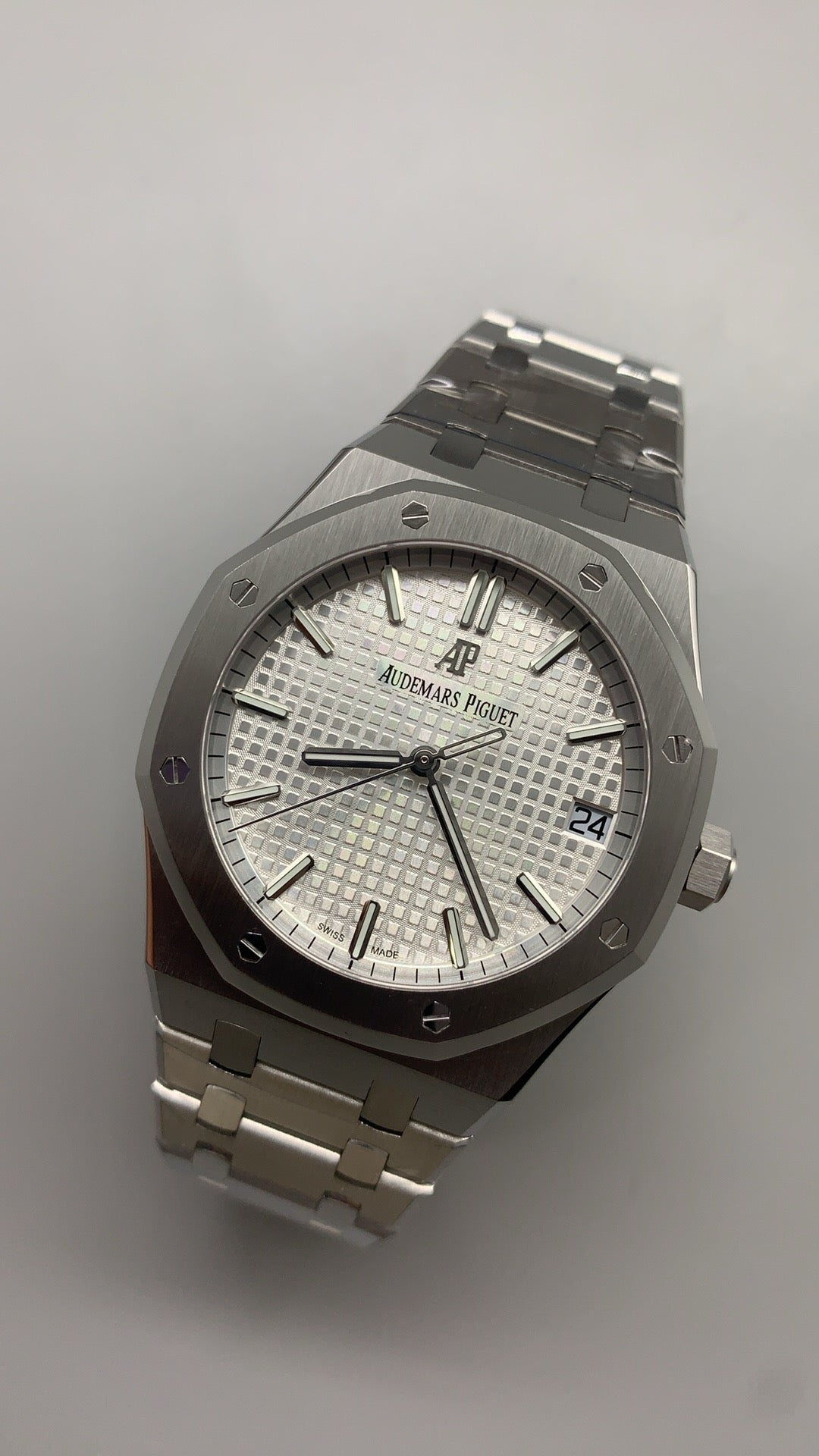 Audemars Piguet Royal Oak 15500ST | 41MM | ตัวเรือนสแตนเลสสตีล | หน้าปัดสีขาว | กลไกอัตโนมัติ Cal.4302