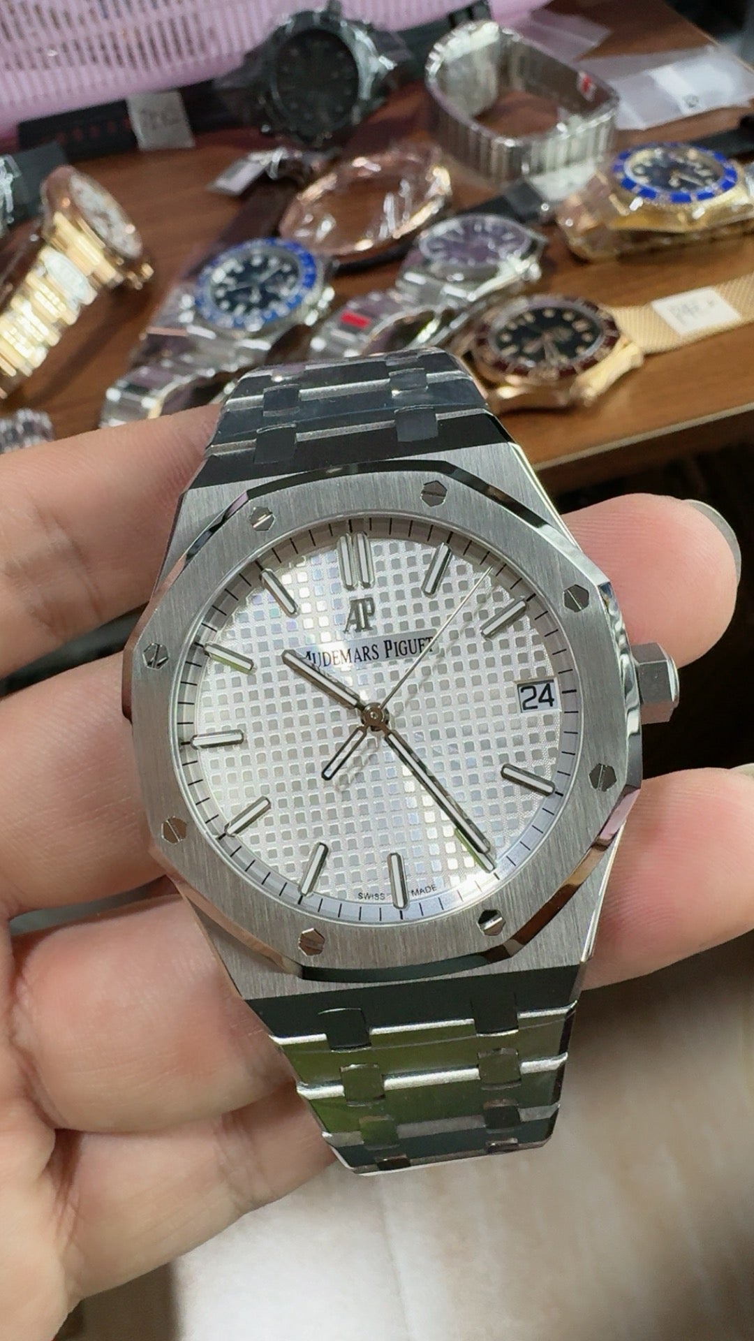 Audemars Piguet Royal Oak 15500ST | 41MM | ตัวเรือนสแตนเลสสตีล | หน้าปัดสีขาว | กลไกอัตโนมัติ Cal.4302