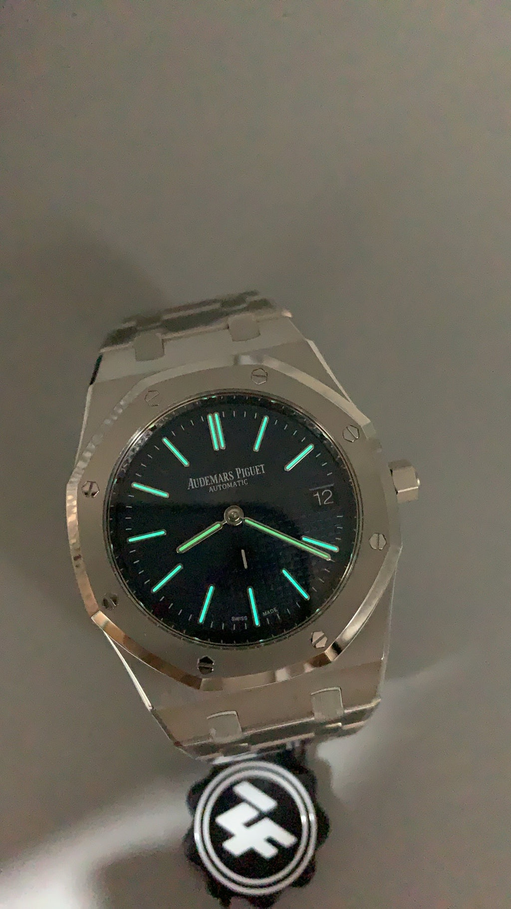 Audemars Piguet Royal Oak 16202ST | 39MM | ตัวเรือนสแตนเลสสตีล | หน้าปัดสีน้ำเงินซันเบิร์สต์ | กลไกอัตโนมัติ Cal.7121