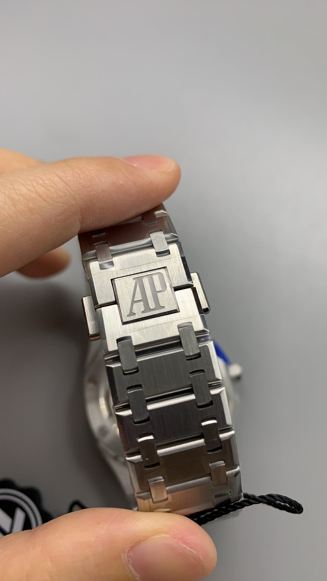 Audemars Piguet Royal Oak 16202ST | 39MM | ตัวเรือนสแตนเลสสตีล | หน้าปัดสีน้ำเงินซันเบิร์สต์ | กลไกอัตโนมัติ Cal.7121