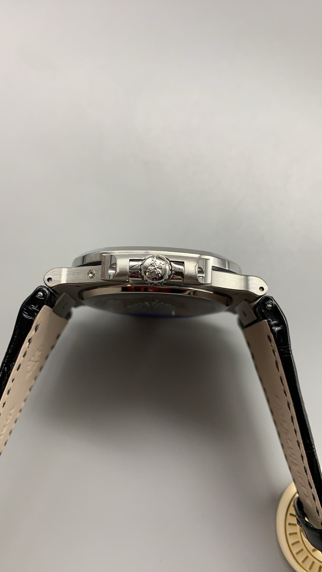 Patek Philippe Nautilus 5712 | 40MM | หน้าปัดสีเทาซันเรย์ | สายหนังจระเข้ | กลไกอัตโนมัติ Cal.240 PS IRM C LU